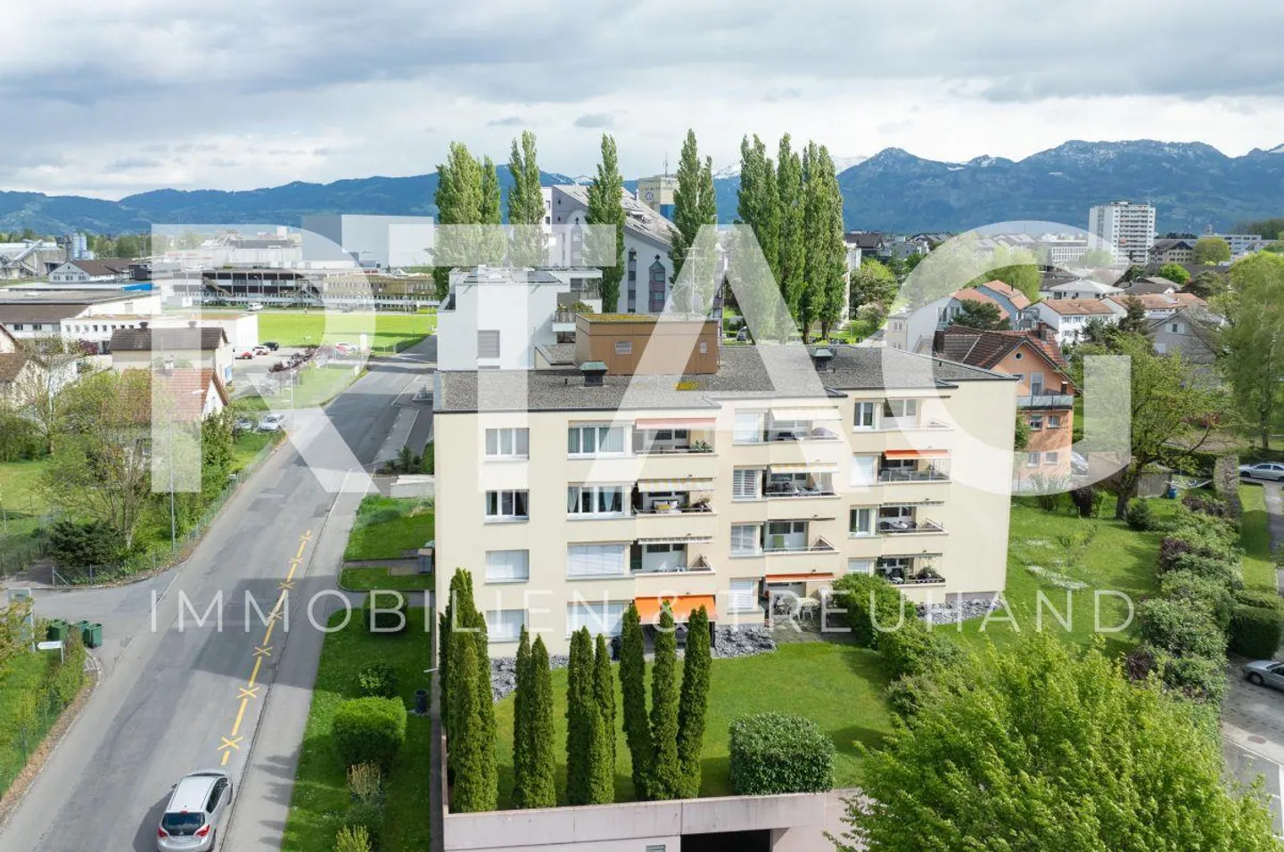 2-Room Apartment - Photo 1 of 8