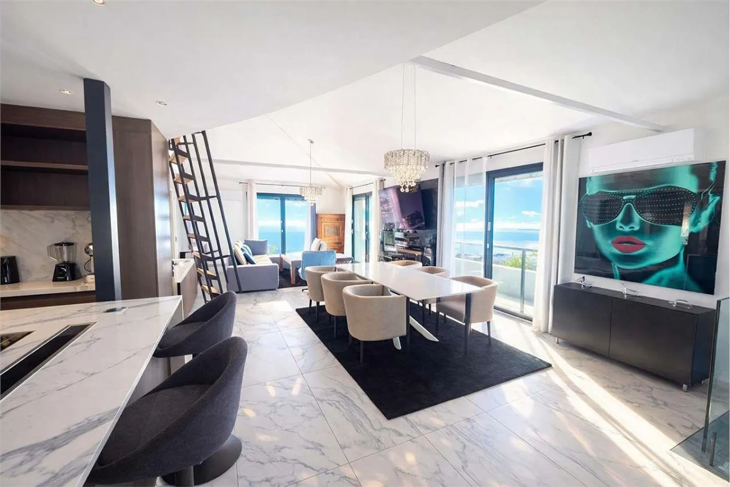 PENTHOUSE DE PRESTIGE MEUBLÉ FACE AU LAC - Photo 2 sur 11