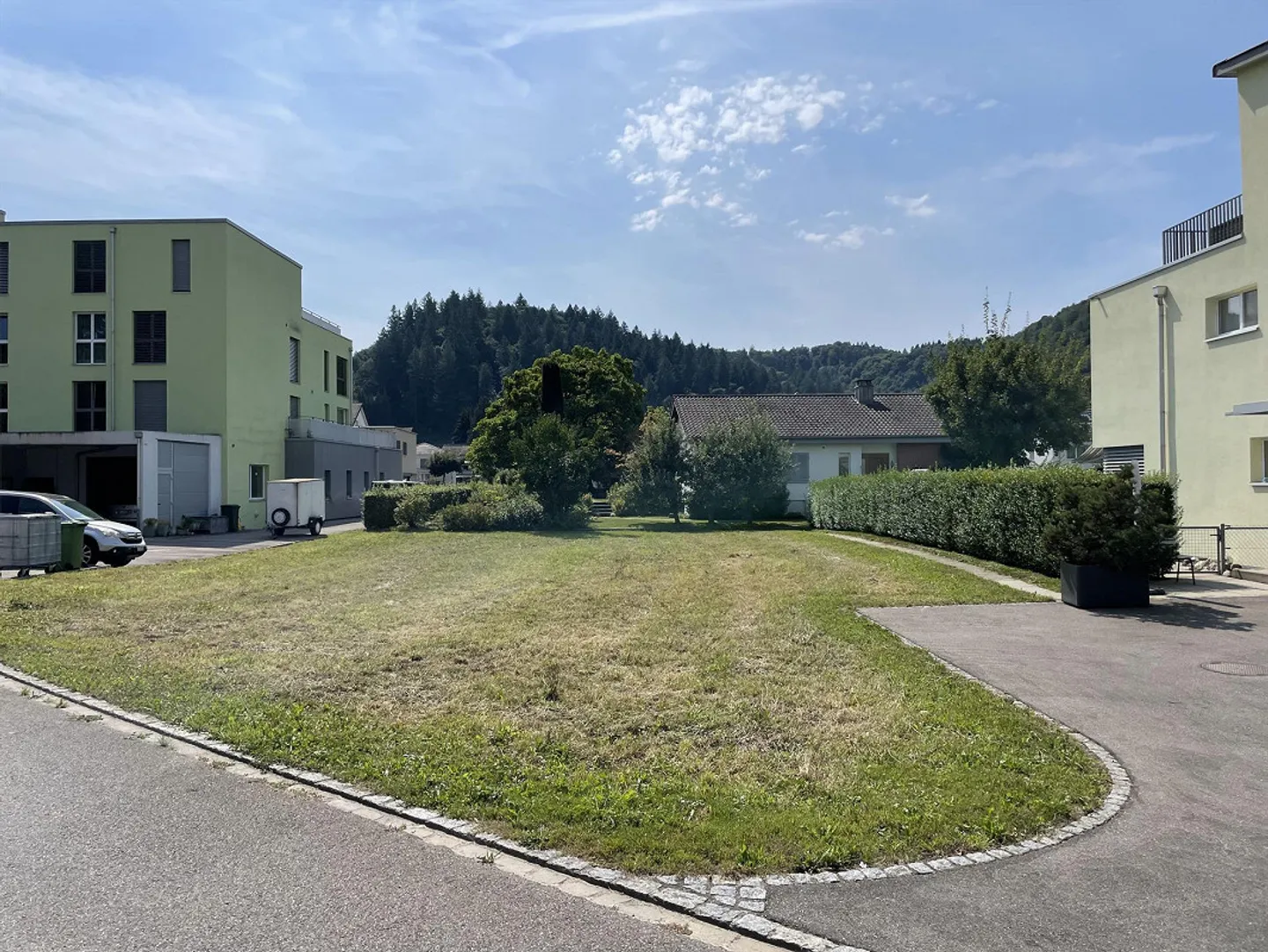 Terreno edificabile pianeggiante in una posizione privilegiata! - Foto 2 di 4