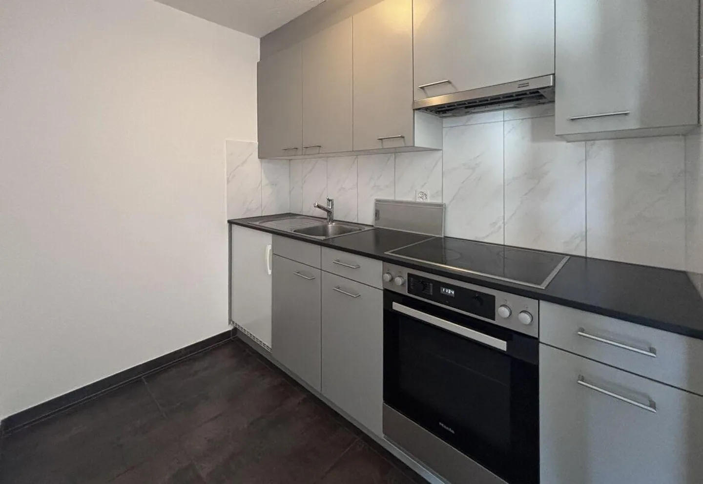 2-Room Apartment - Photo 5 of 8