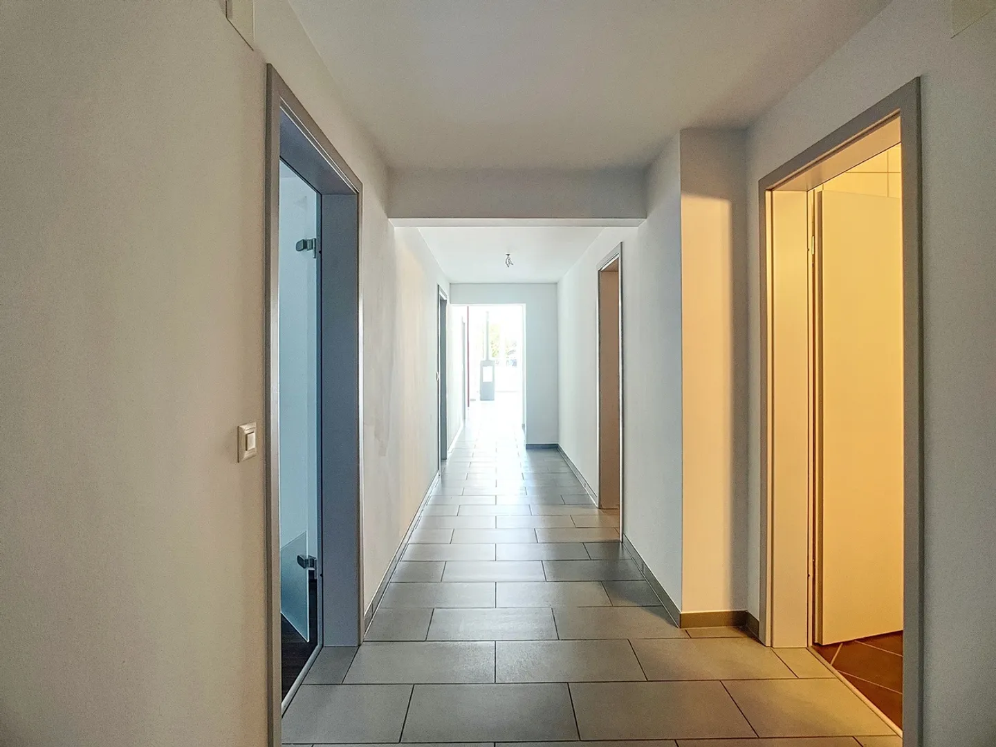 Appartamento con terrazza 5.5 stanze - Foto 6 di 13