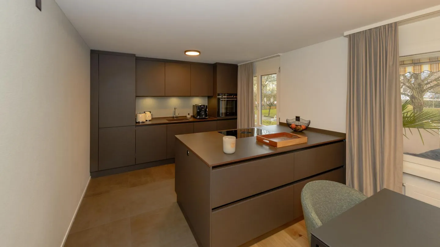 Beautiful kitchen, great bathrooms - 4 ½-room apartment in a quiet neighborhood - Photo 2 of 9