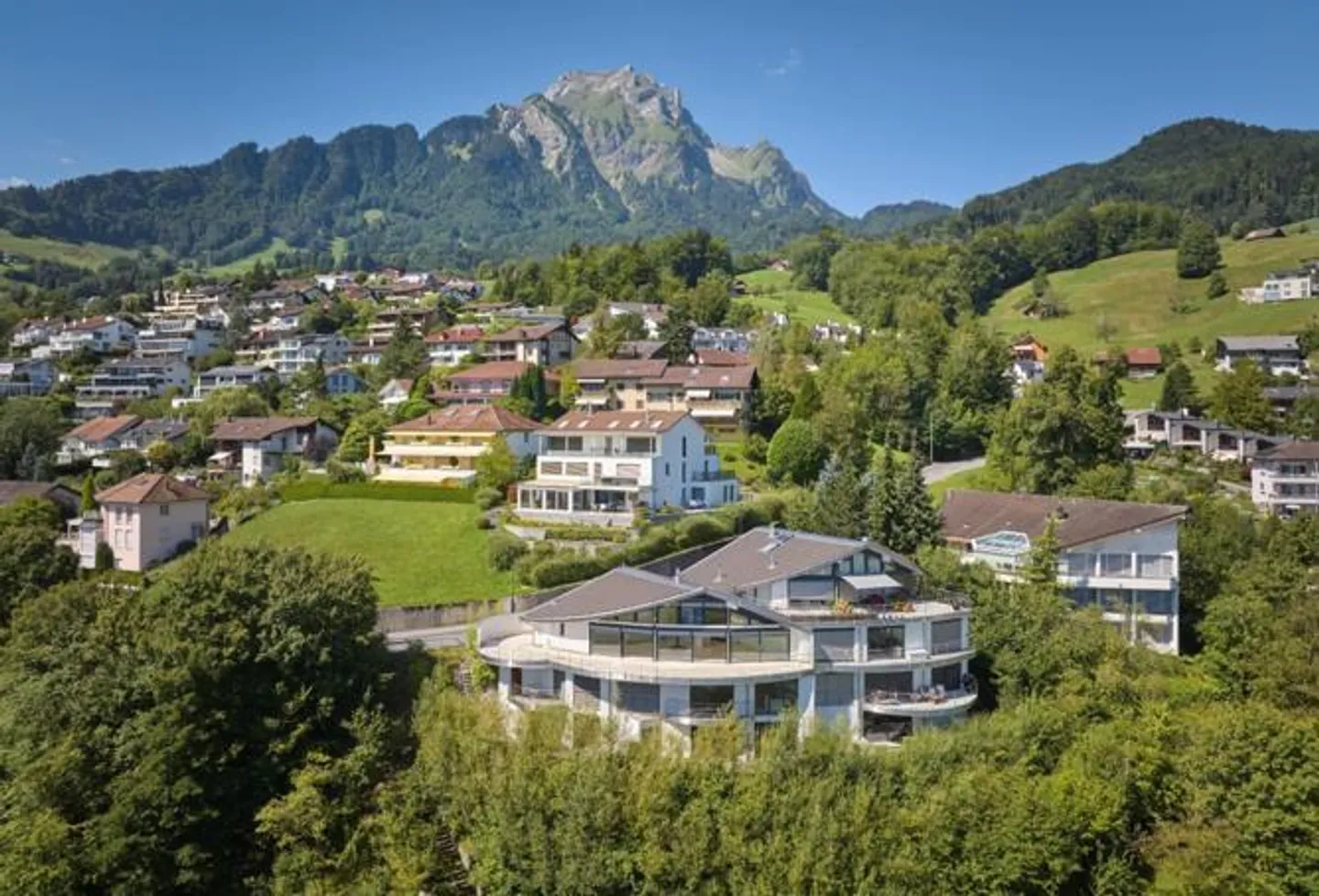 Living with panoramic views and tax benefits. - Photo 3 of 6