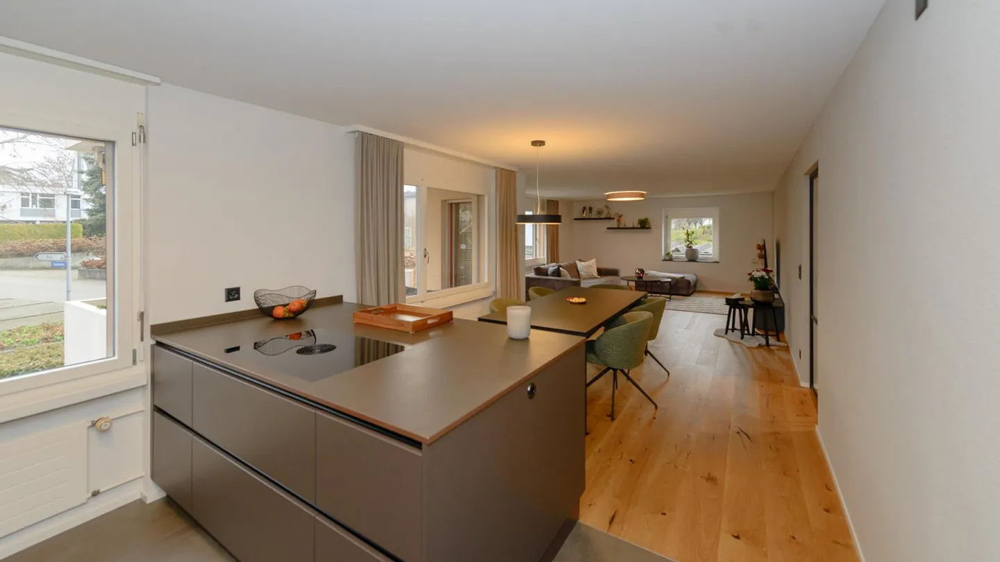 Beautiful kitchen, great bathrooms - 4 ½-room apartment in a quiet neighborhood - Photo 6 of 9