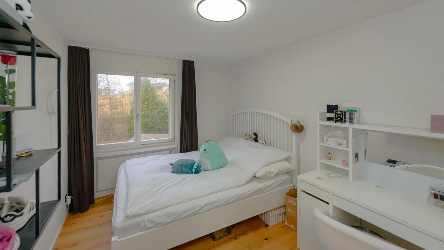 Beautiful kitchen, great bathrooms - 4 ½-room apartment in a quiet neighborhood - Photo 8 of 9