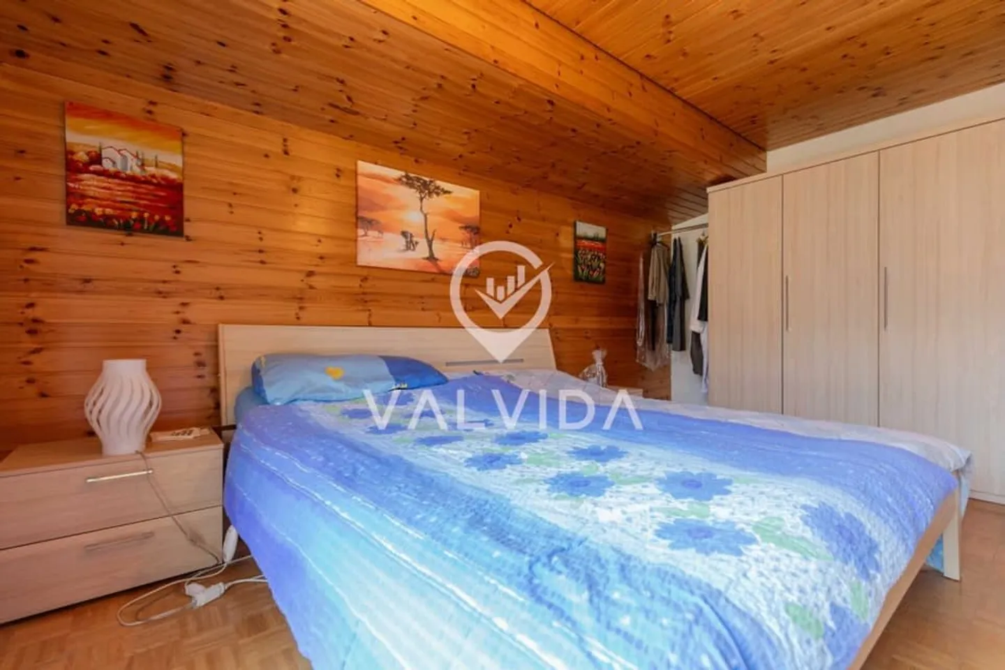 Il tuo rifugio con vista sulla valle del Rodano: appartamento mansardato a St. German con grande potenziale - Foto 10 di 13