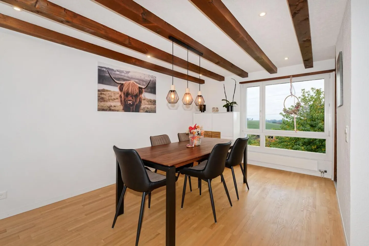 Schindellegi: affascinante casa a schiera con giardino e vista lago - Foto 2 di 5