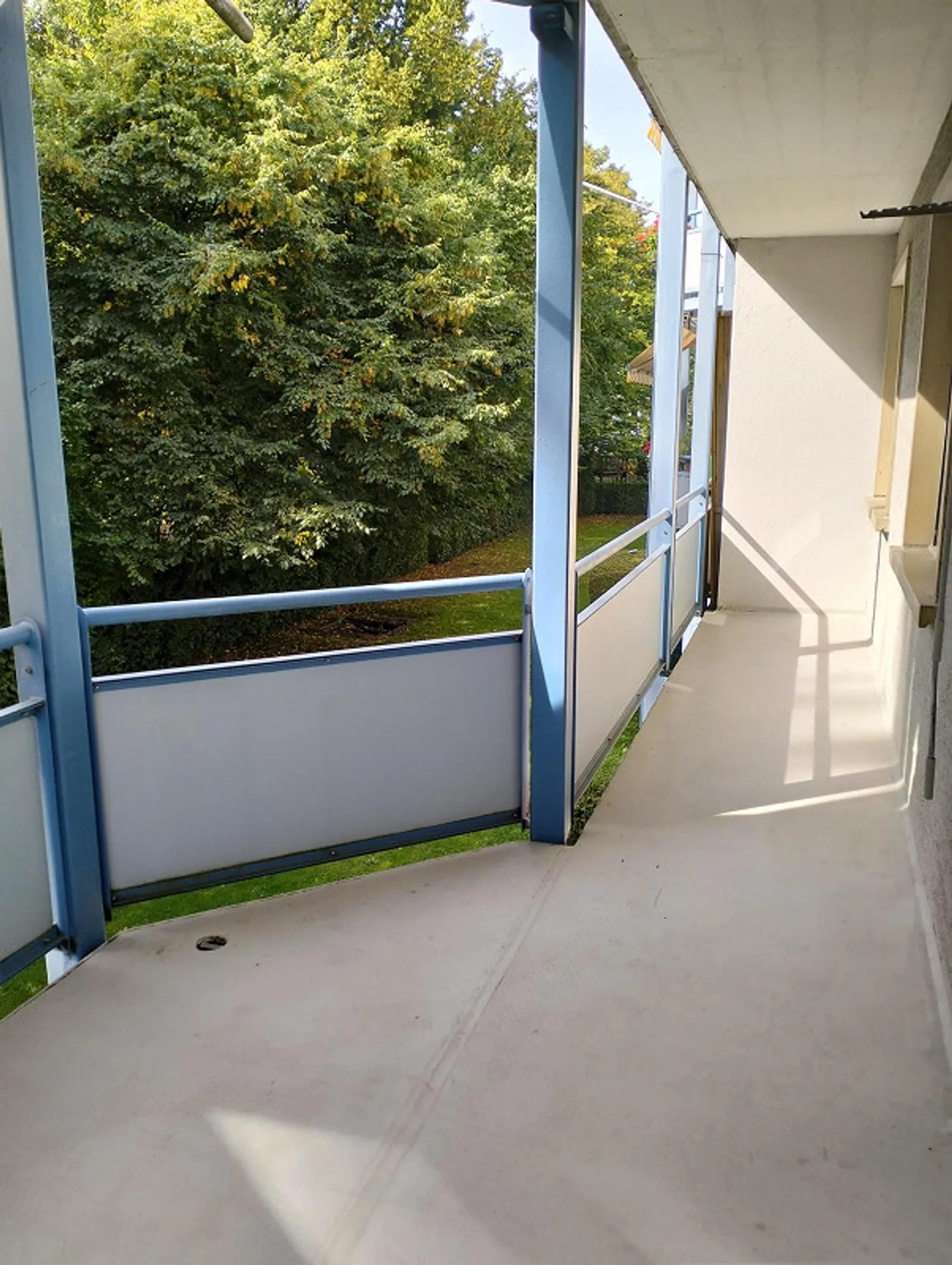 Subtenant for Quiet 4-Room Apartment 4 Minutes Walk to Gl Train Station - Photo 2 of 4