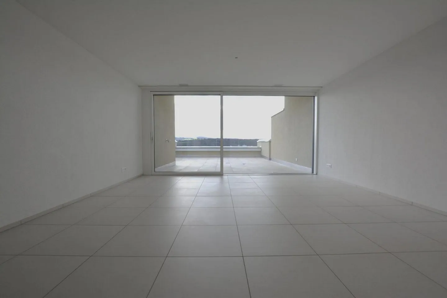 Terrassenwohnung mit atemberaubender Aussicht - Foto 4 von 10