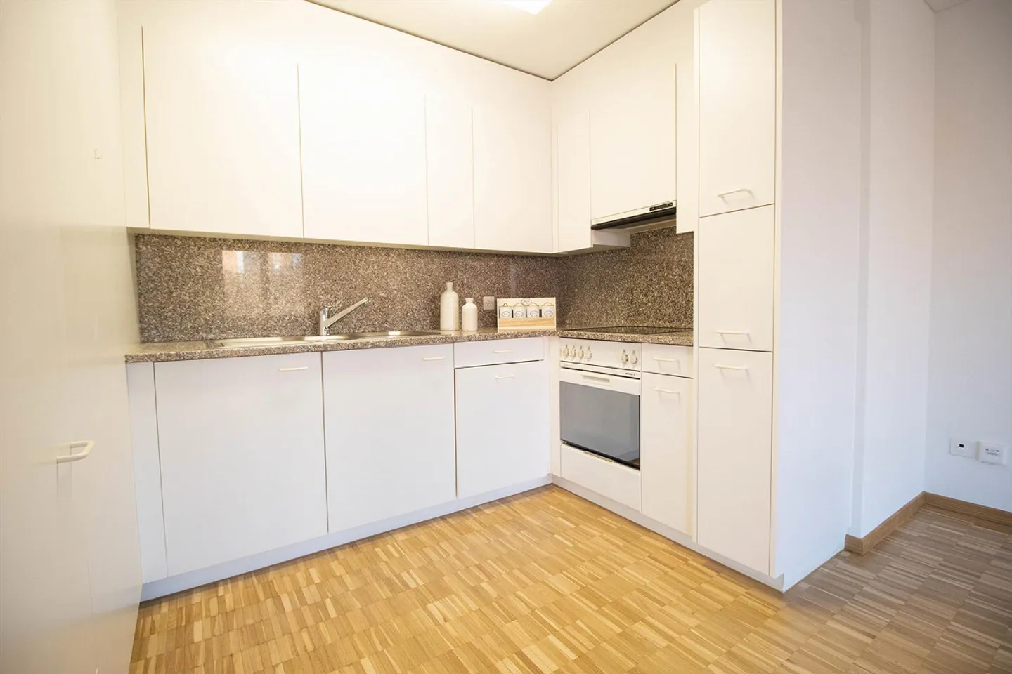 Charming 2.5-room apartment on the ground floor in Herisau for rent! - Photo 2 of 6