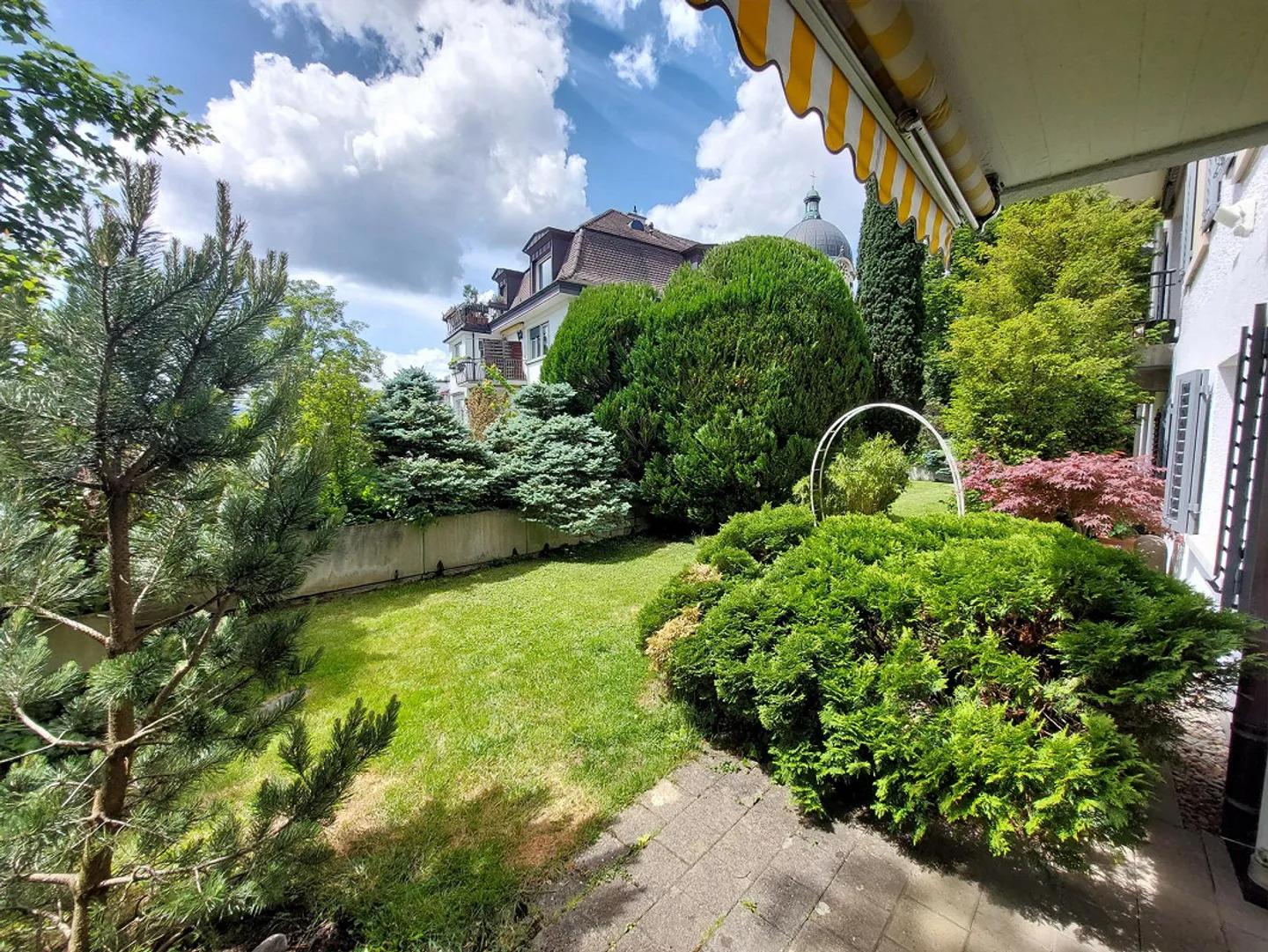 Garden apartment with separate studio - Photo 2 of 10