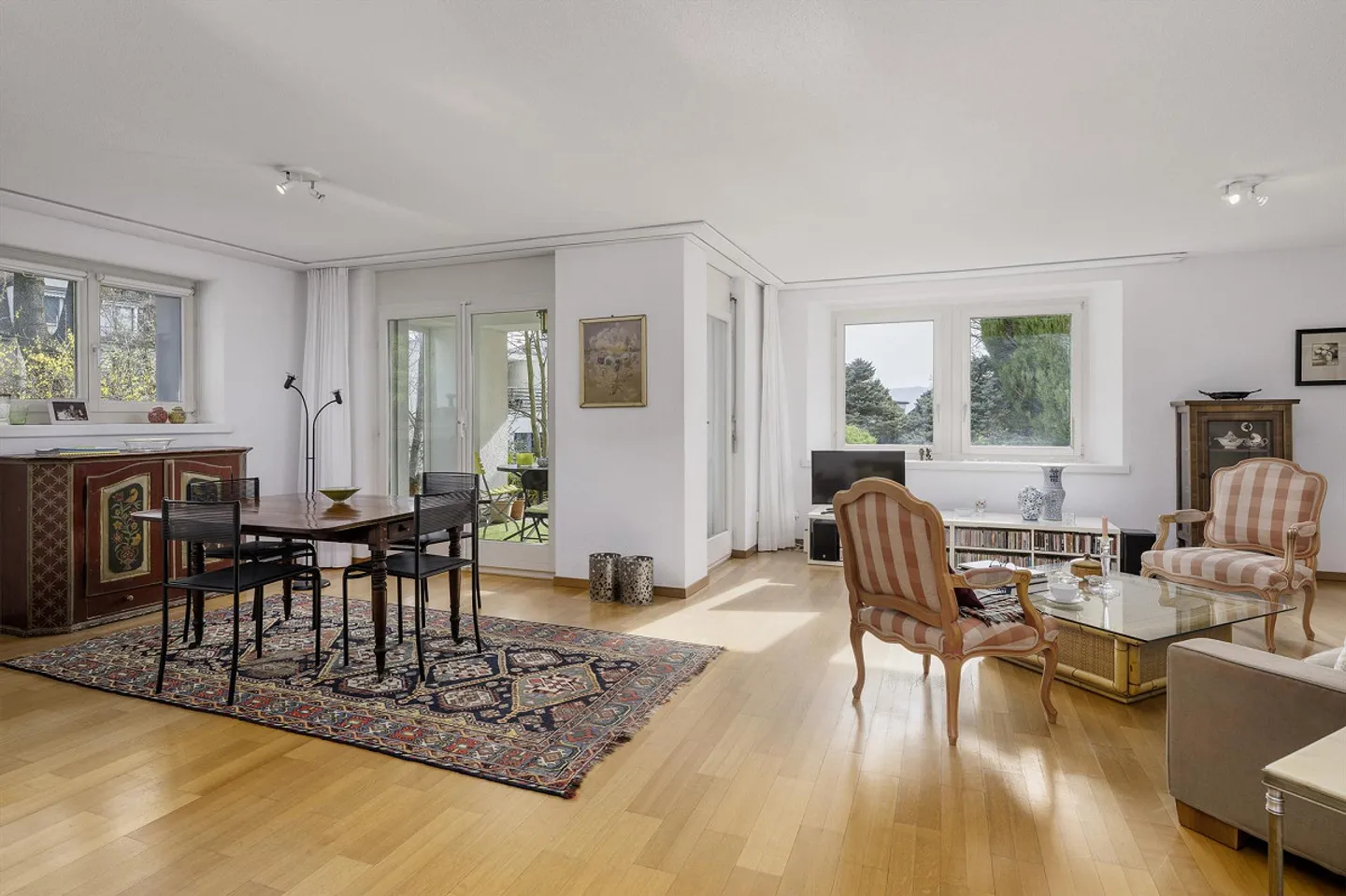 Garden apartment with separate studio - Photo 1 of 10