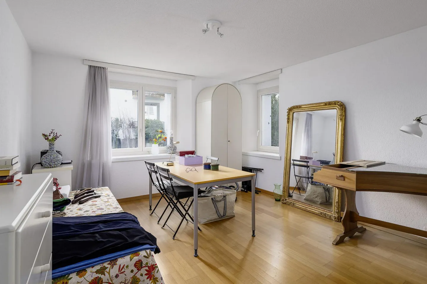 Garden apartment with separate studio - Photo 7 of 10
