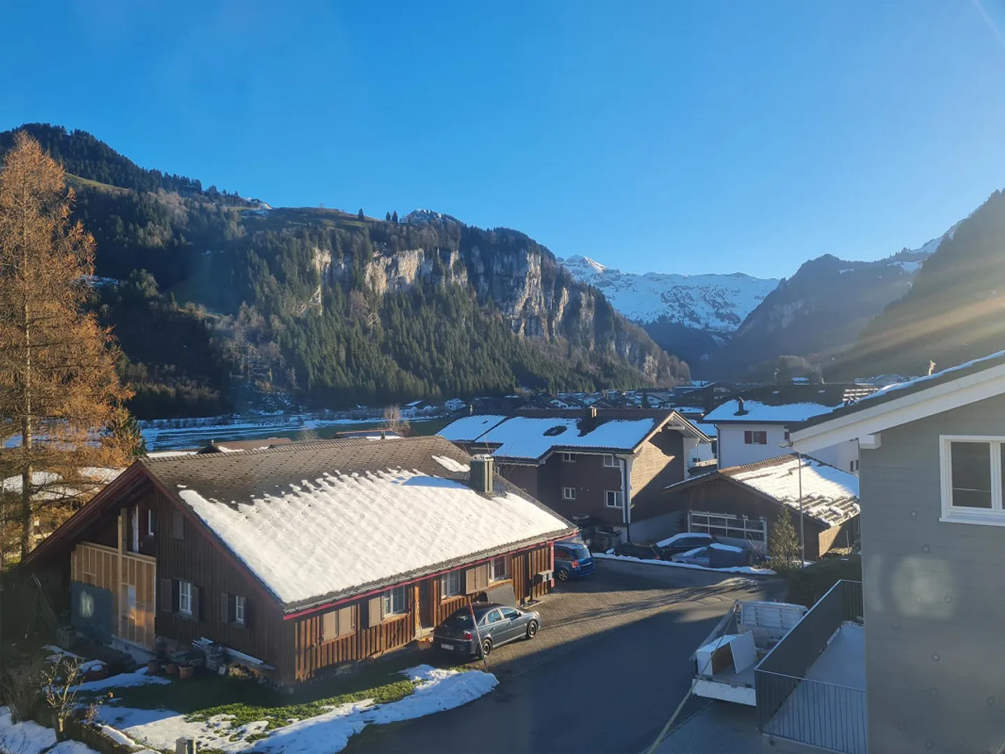 Appartement 2.5 pièces dans un emplacement de rêve - Photo 1 sur 5