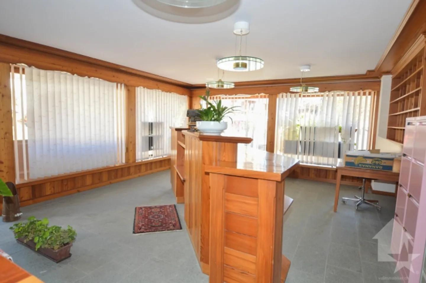 Commercial premises, prime location - Photo 2 of 12