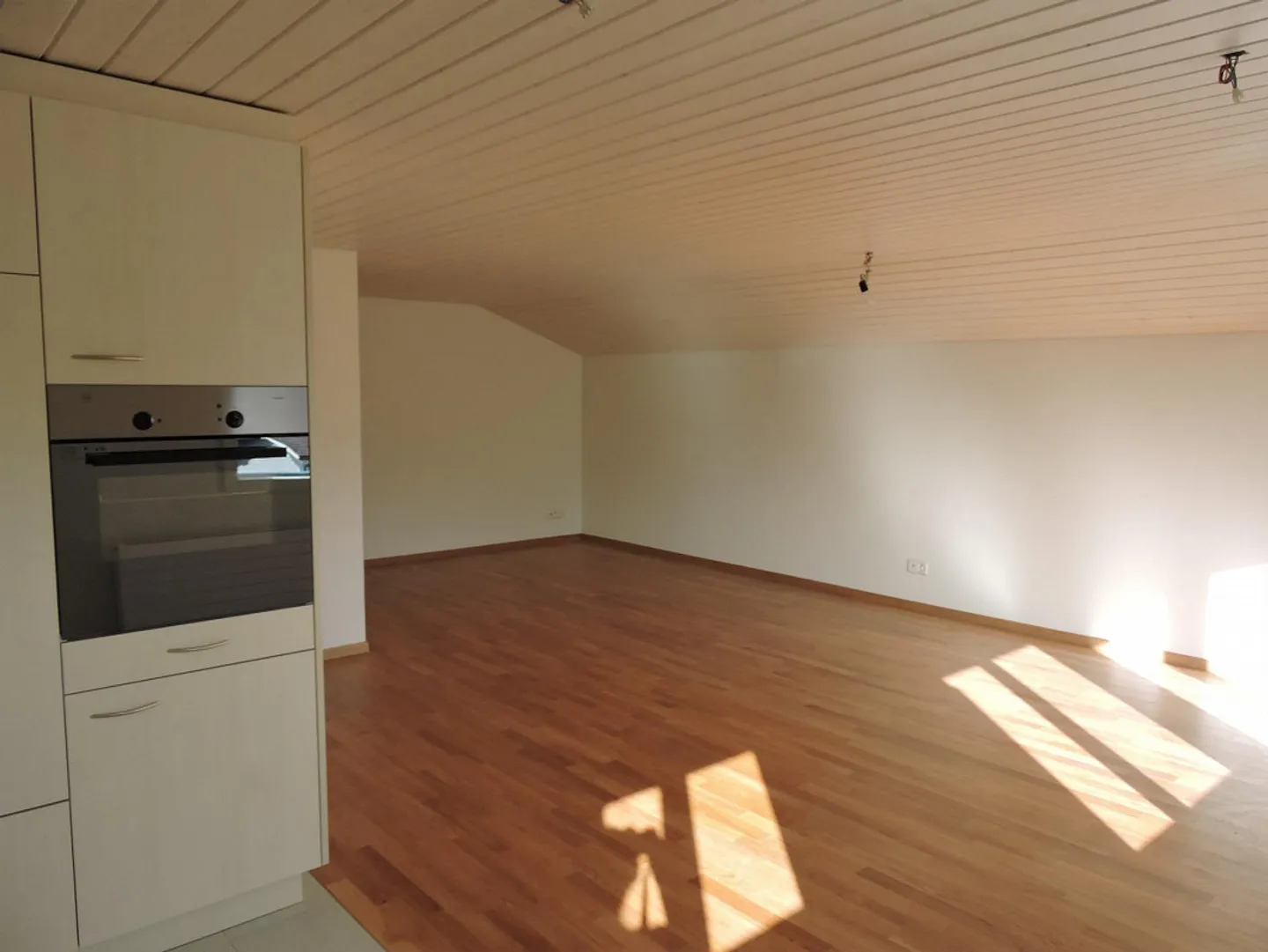 Appartement 2.5 pièces dans un emplacement de rêve - Photo 2 sur 5