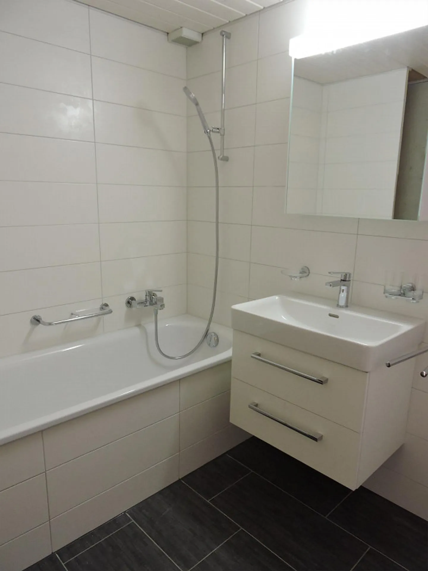 Appartement 2.5 pièces dans un emplacement de rêve - Photo 5 sur 5