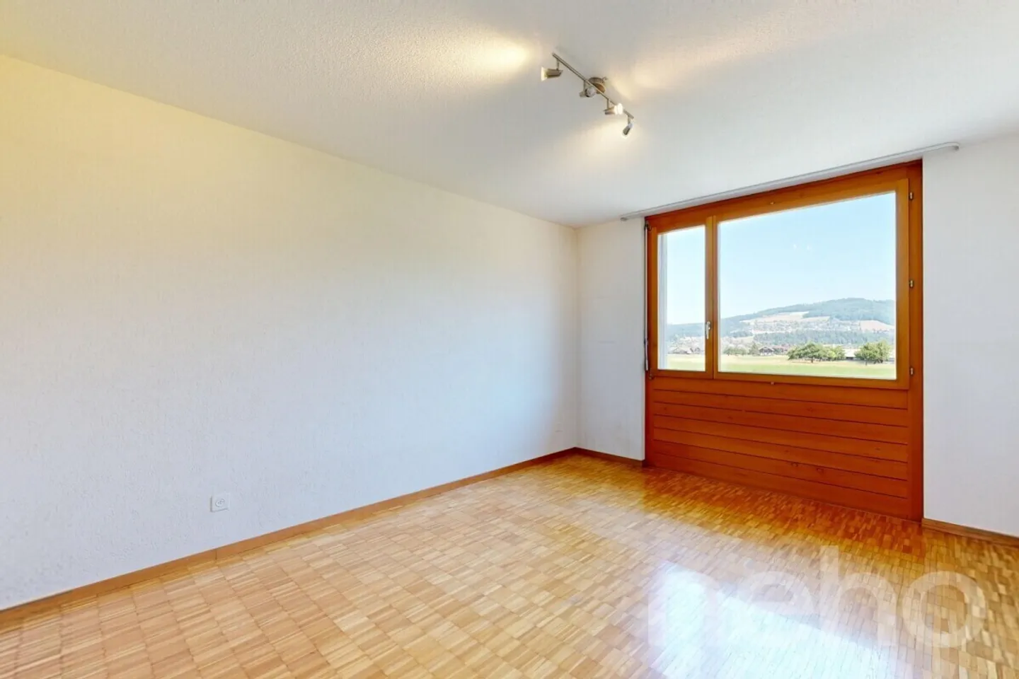 Vivere a contatto con la natura con camino, balcone e laboratorio privato - Foto 5 di 12
