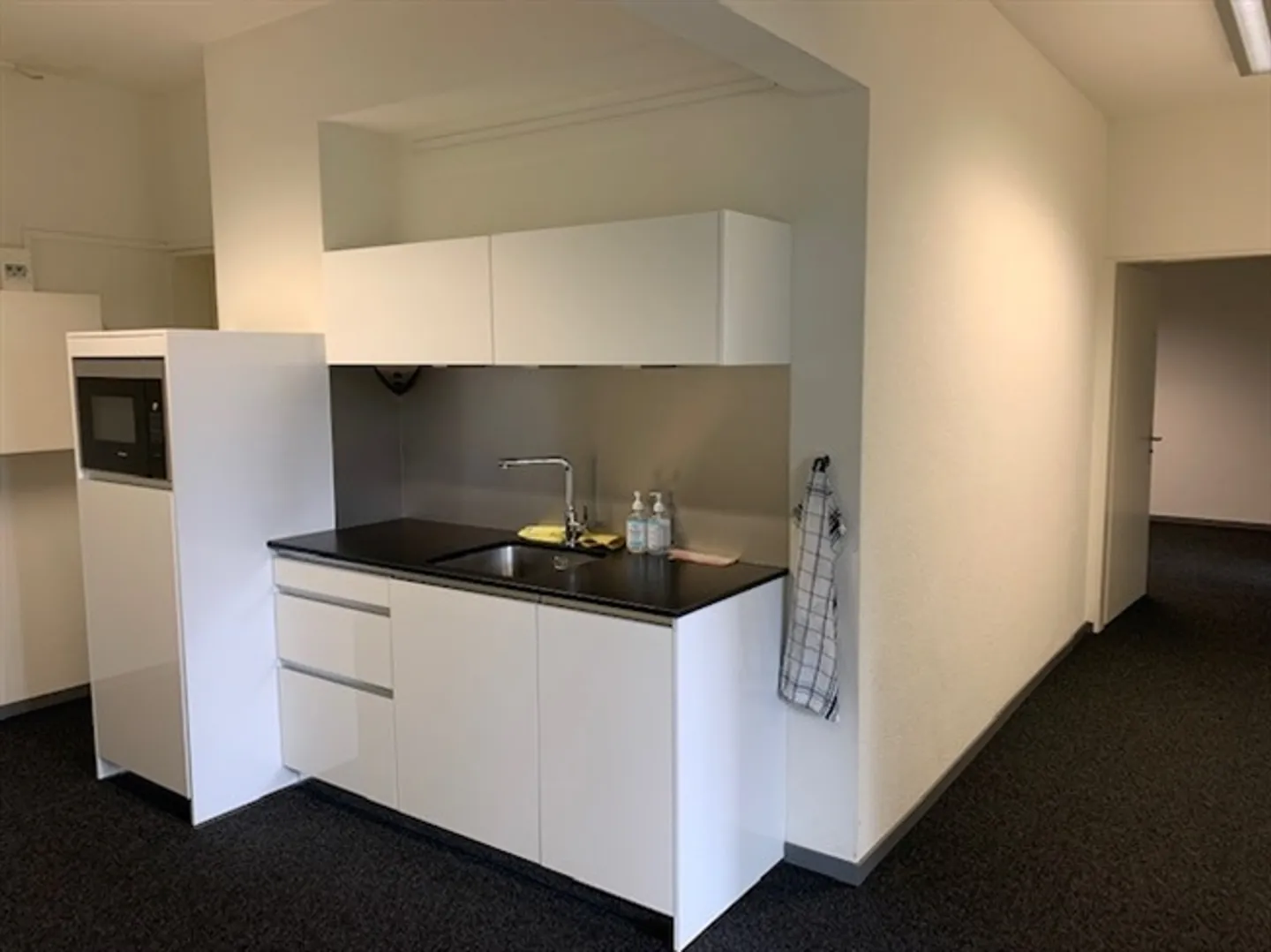 Ampie superfici per uffici a Oberwil - Foto 4 di 10