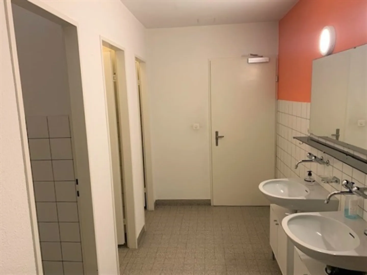 Ampie superfici per uffici a Oberwil - Foto 5 di 10