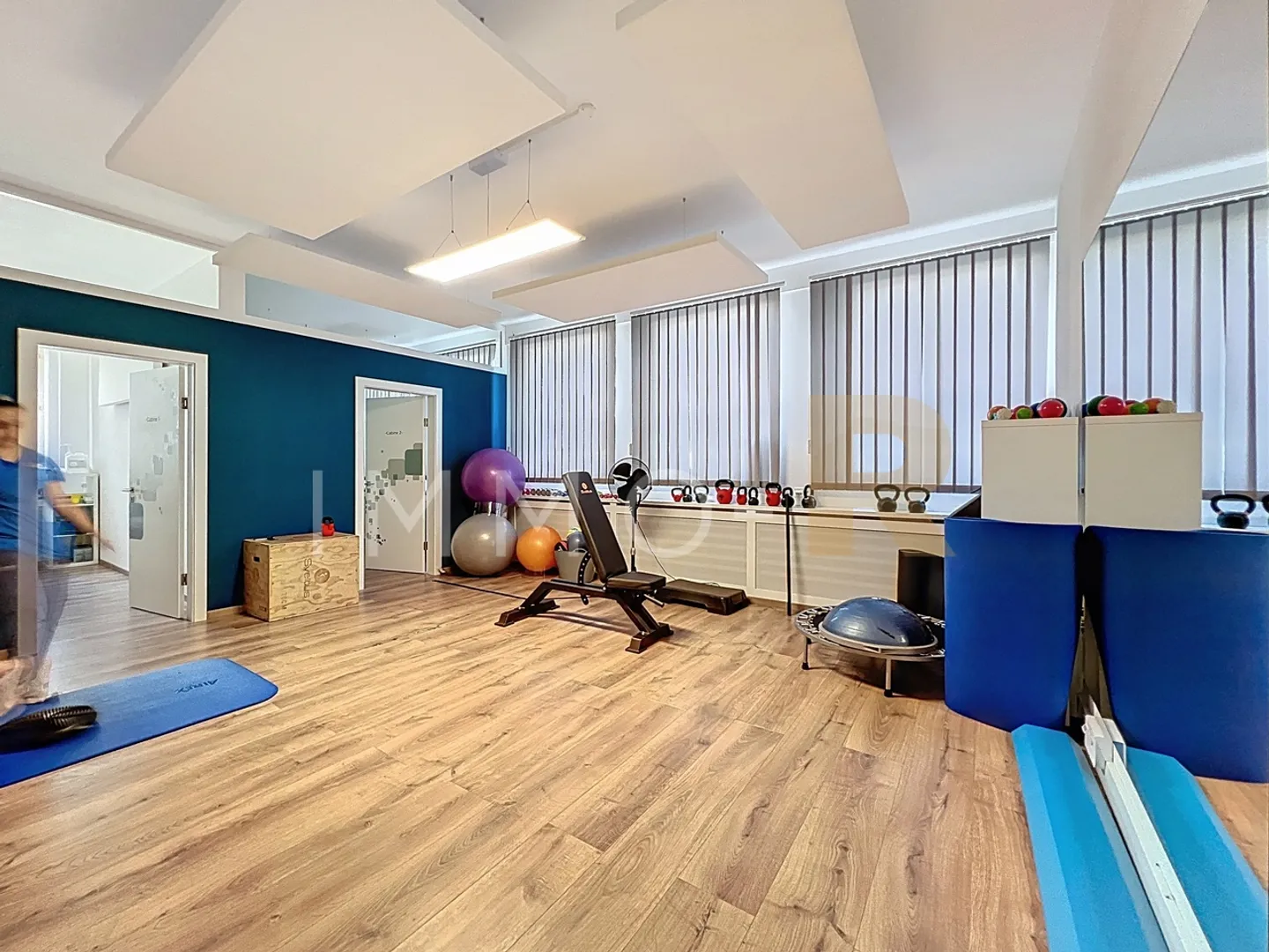 Mischgenutztes Gebäude im Zentrum von Semsales - Foto 10 von 13