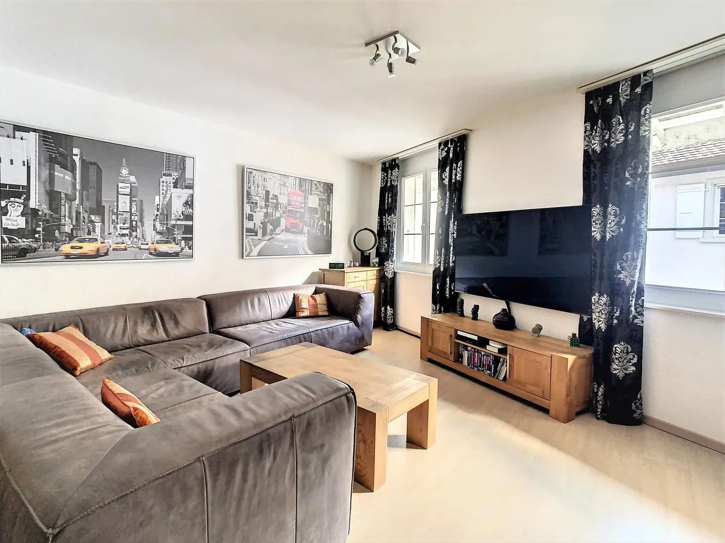 Vieux bourg : 90m² à deux pas du lac - Photo 4 sur 11