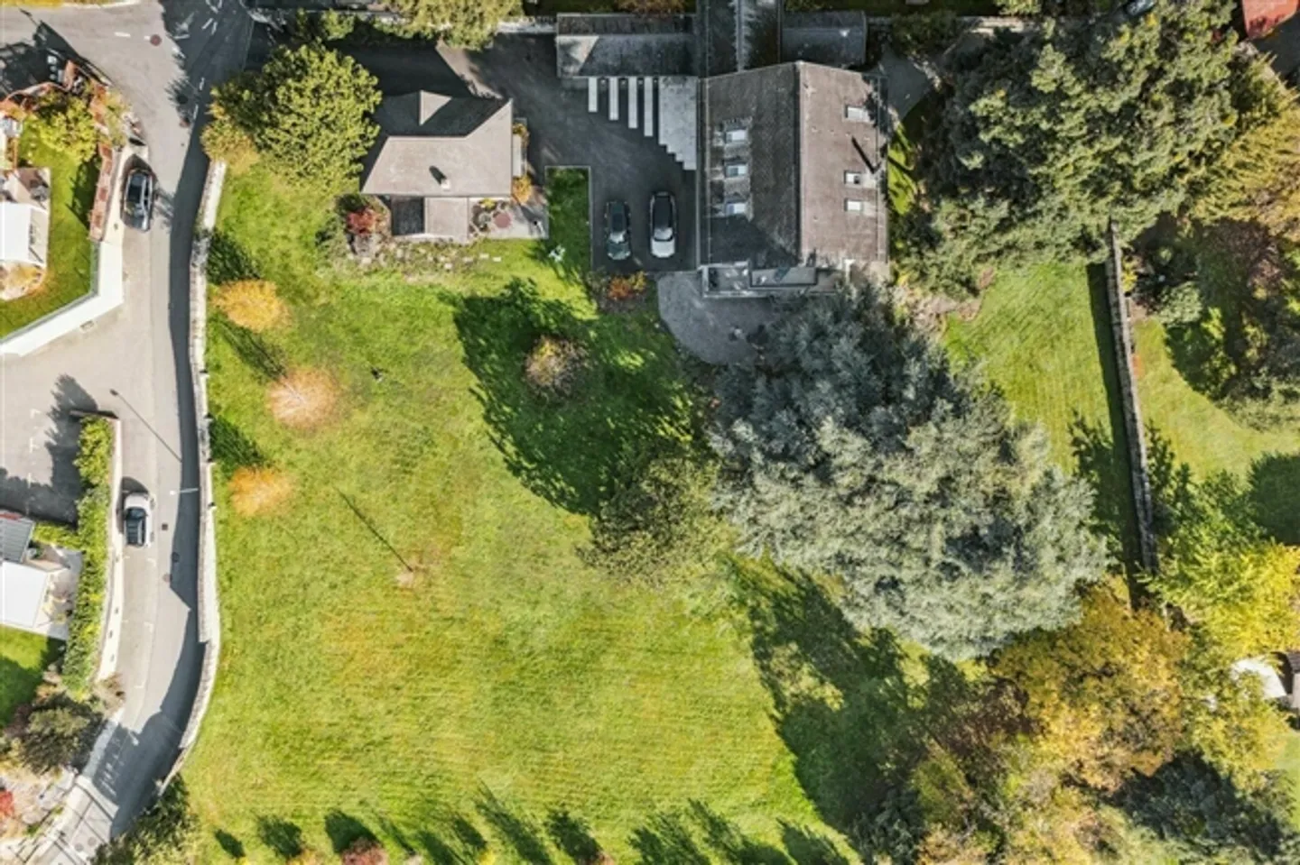 Au pied de la propriété du peintre Rouge, approuvé pour 2 villas - Photo 2 sur 12