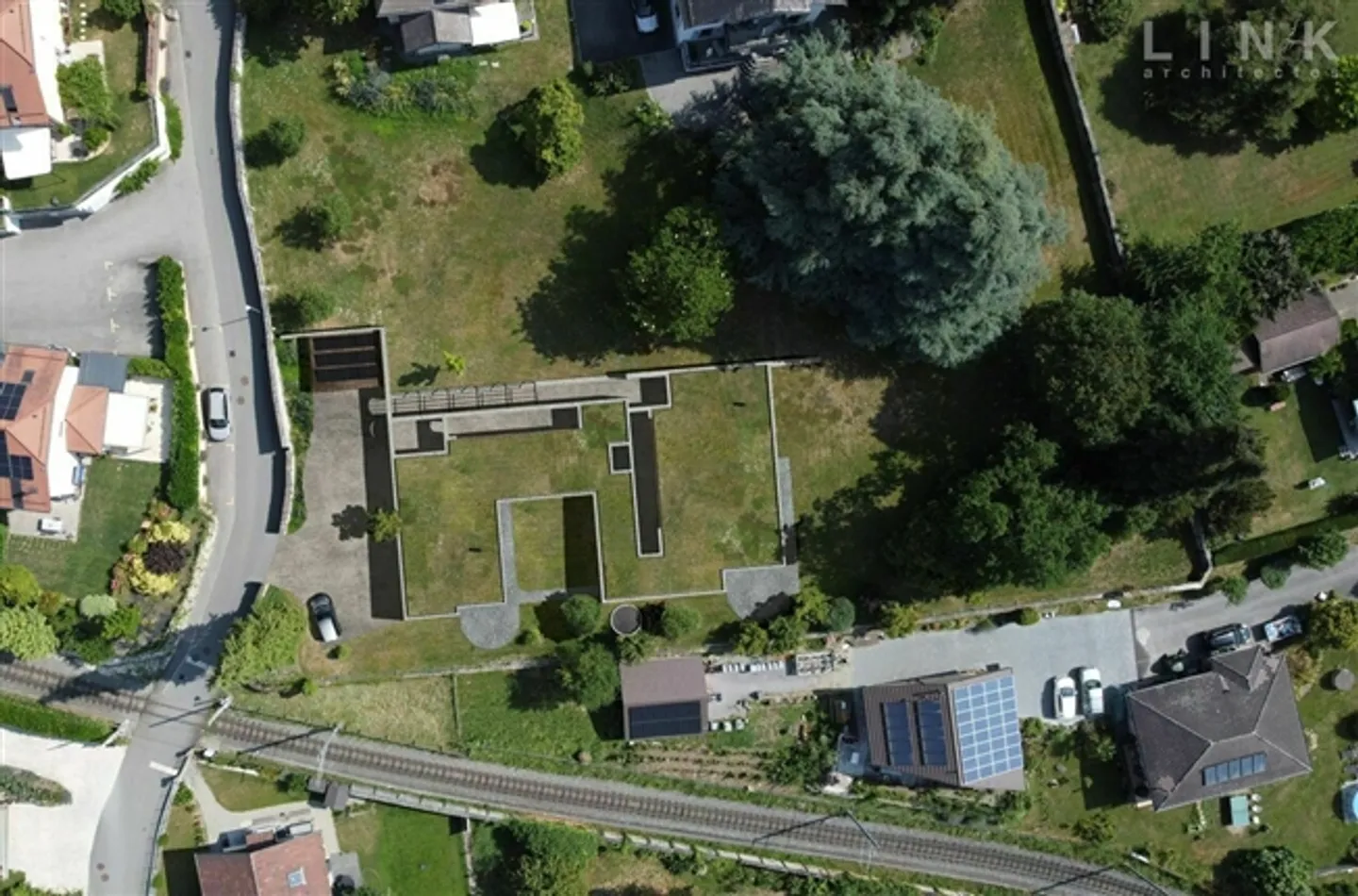 Au pied de la propriété du peintre Rouge, approuvé pour 2 villas - Photo 3 sur 12