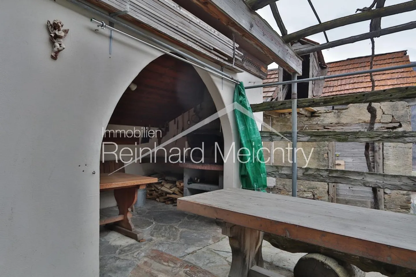 Top renovated Walliser house (4.5 rooms) for rent - Photo 8 of 25