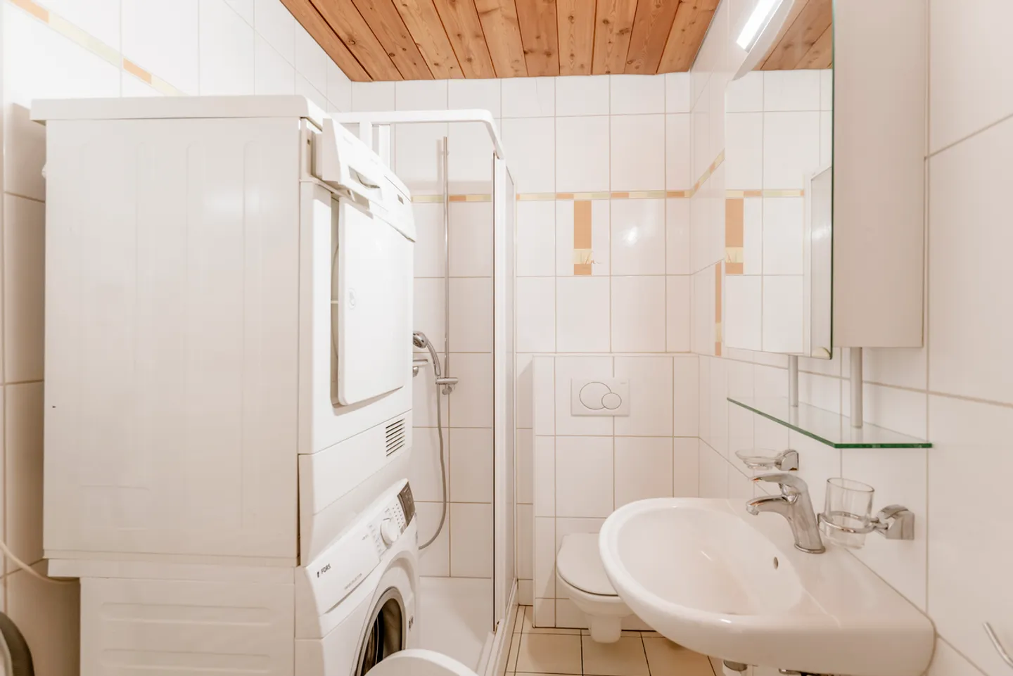 Schönes Gebäude mit 6 Wohnungen - Foto 7 von 11