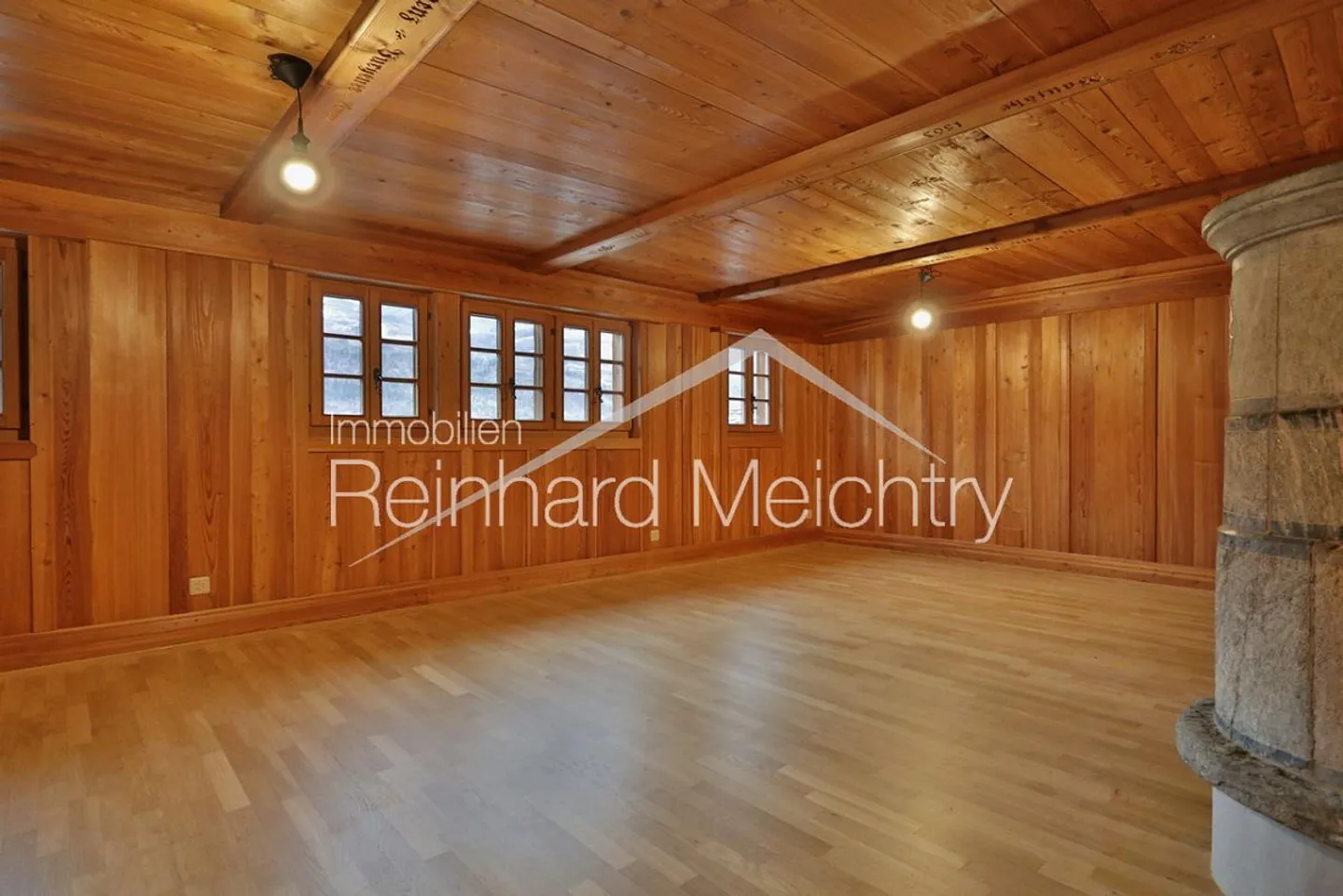 Top renovated Walliser house (4.5 rooms) for rent - Photo 9 of 25