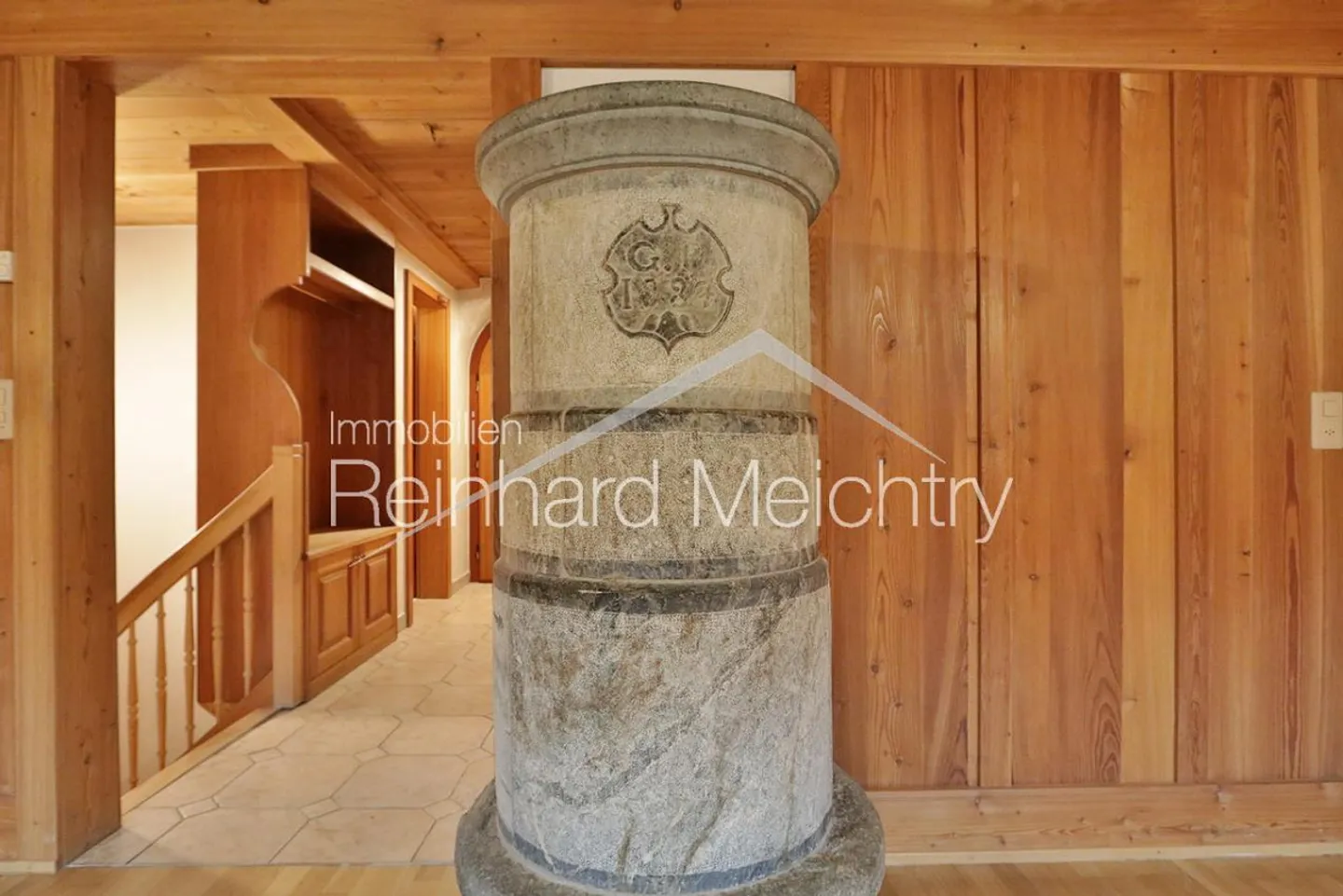 Top renovated Walliser house (4.5 rooms) for rent - Photo 11 of 25