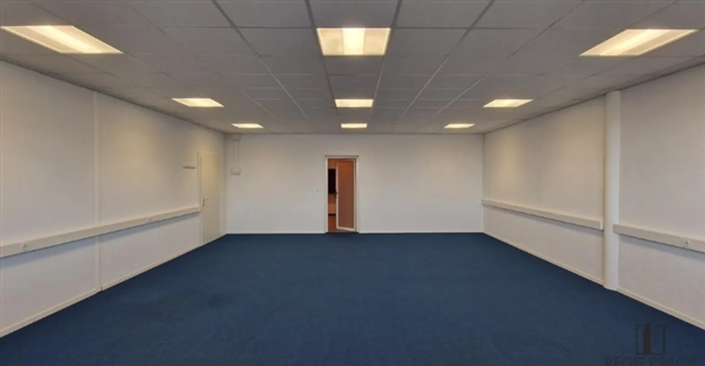 Commerce - Photo 2 of 19