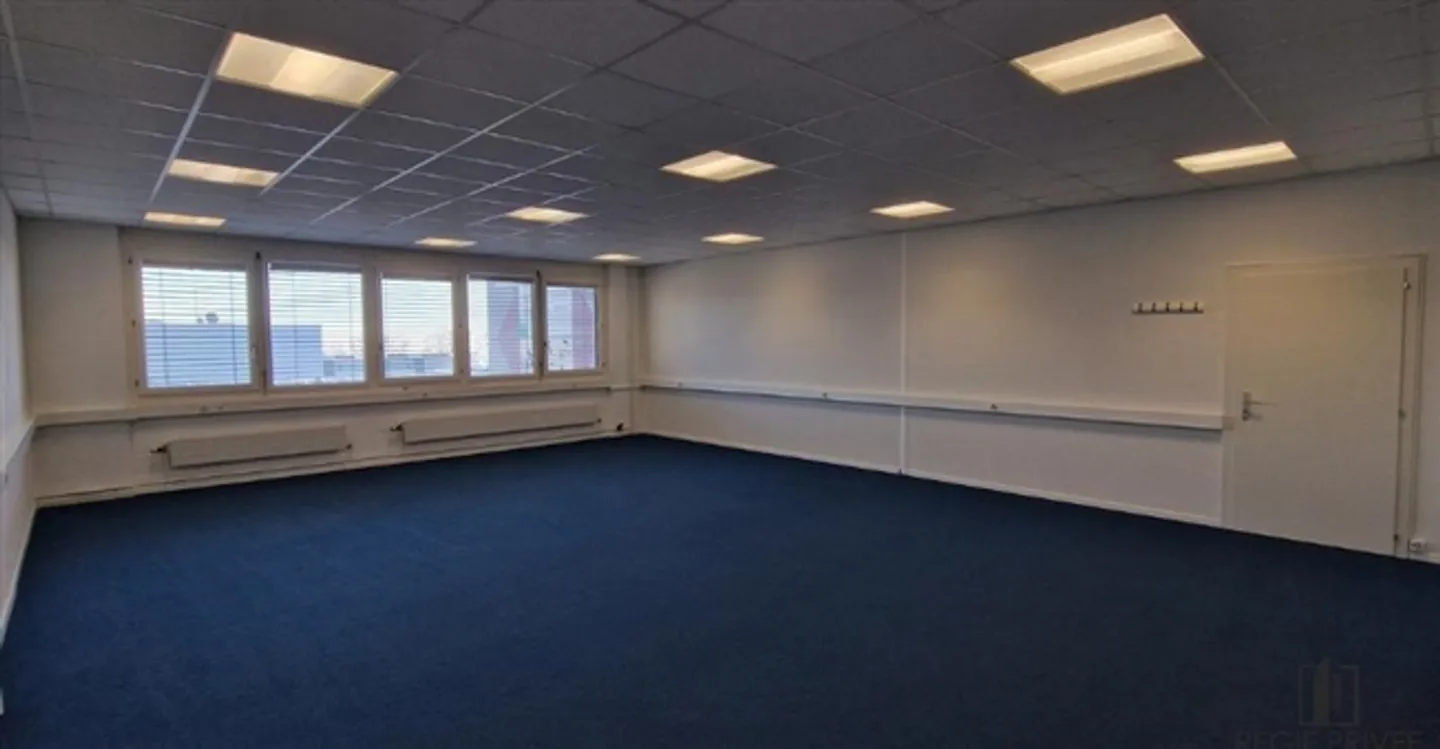 Commerce - Photo 3 of 19