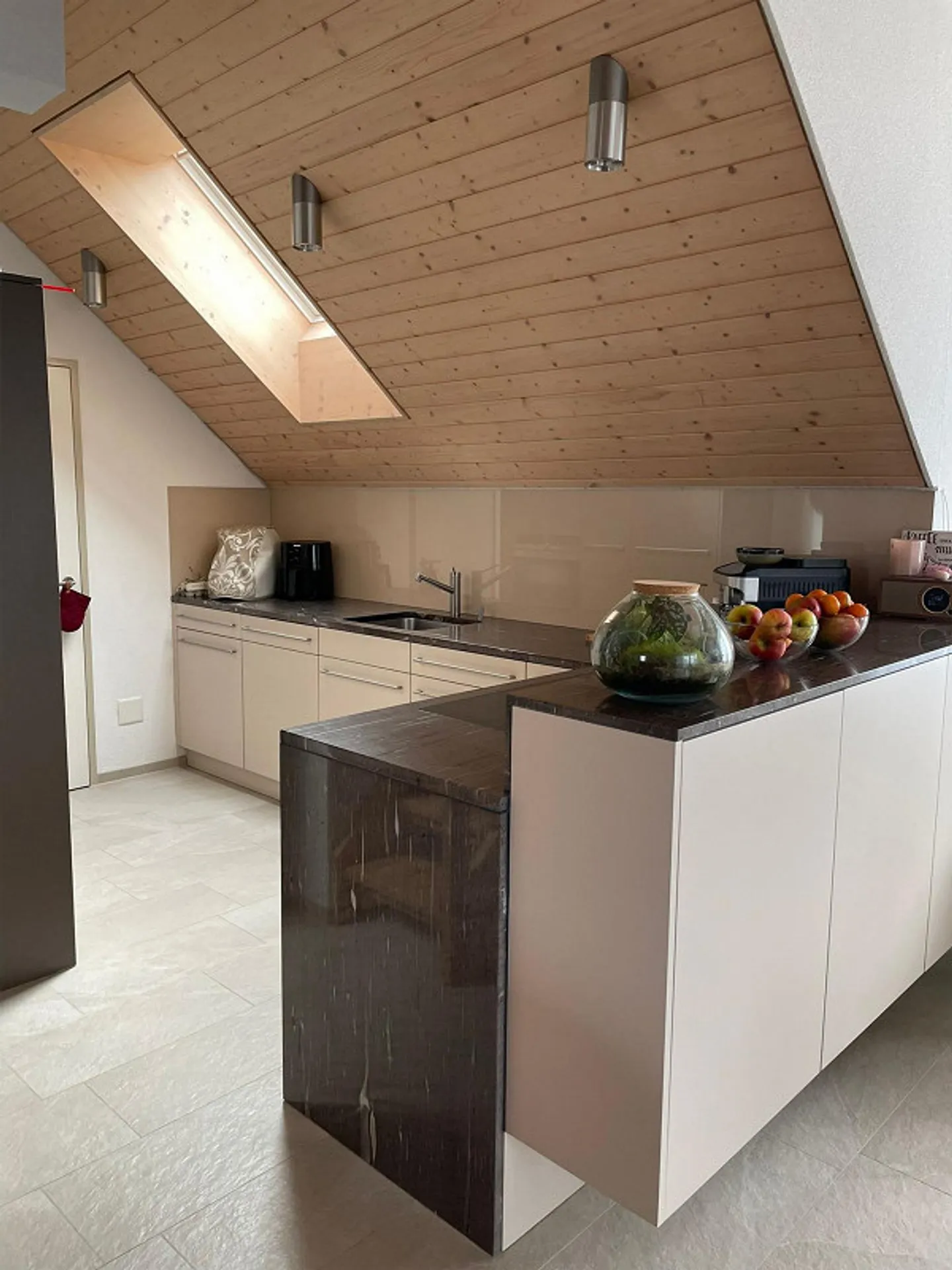 Appartamento mansardato di 2,5 locali con galleria aperta aggiuntiva - Foto 3 di 11
