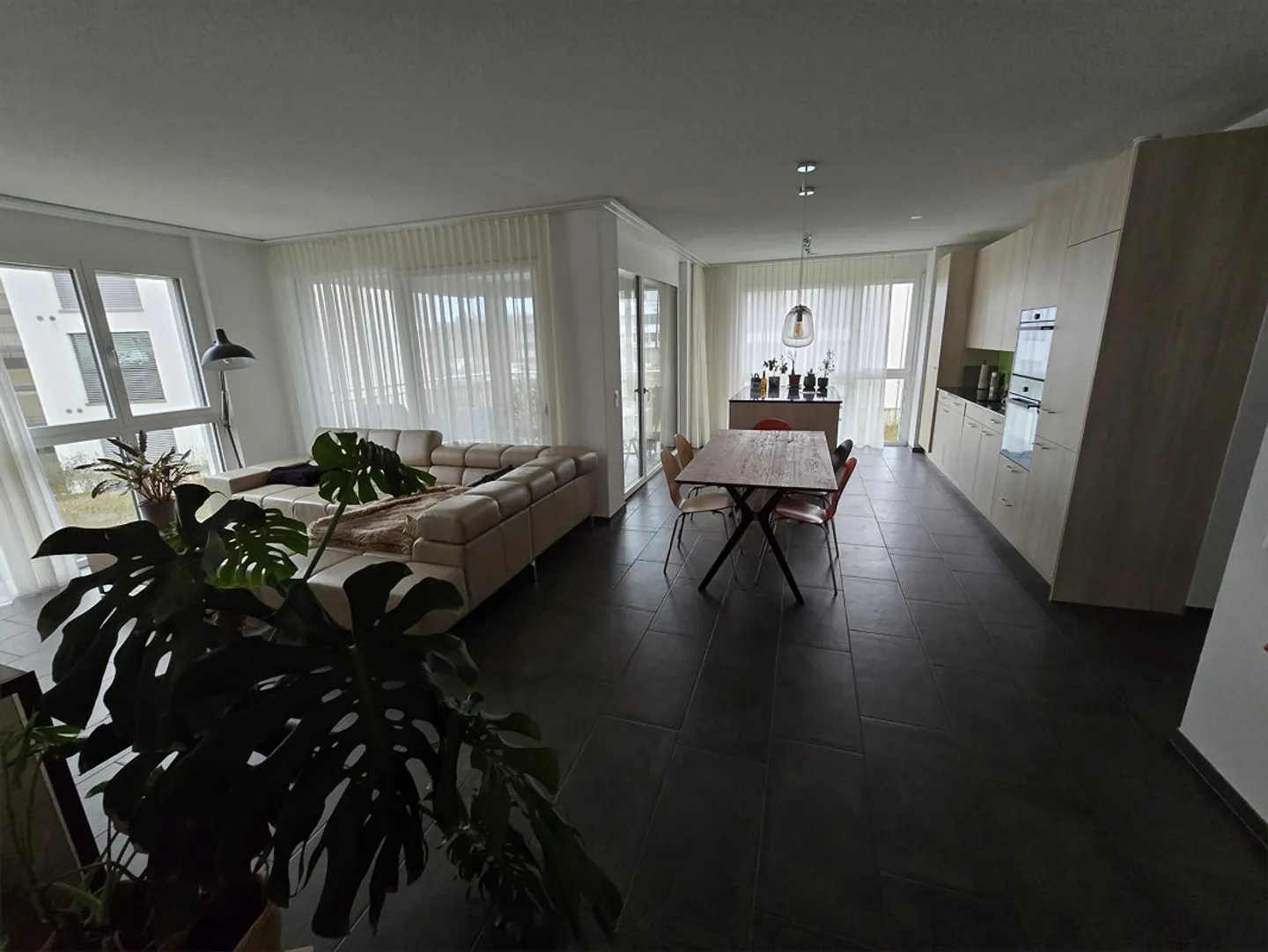 Modern 4.5-room apartment in Niederrohrdorf - Photo 3 of 12