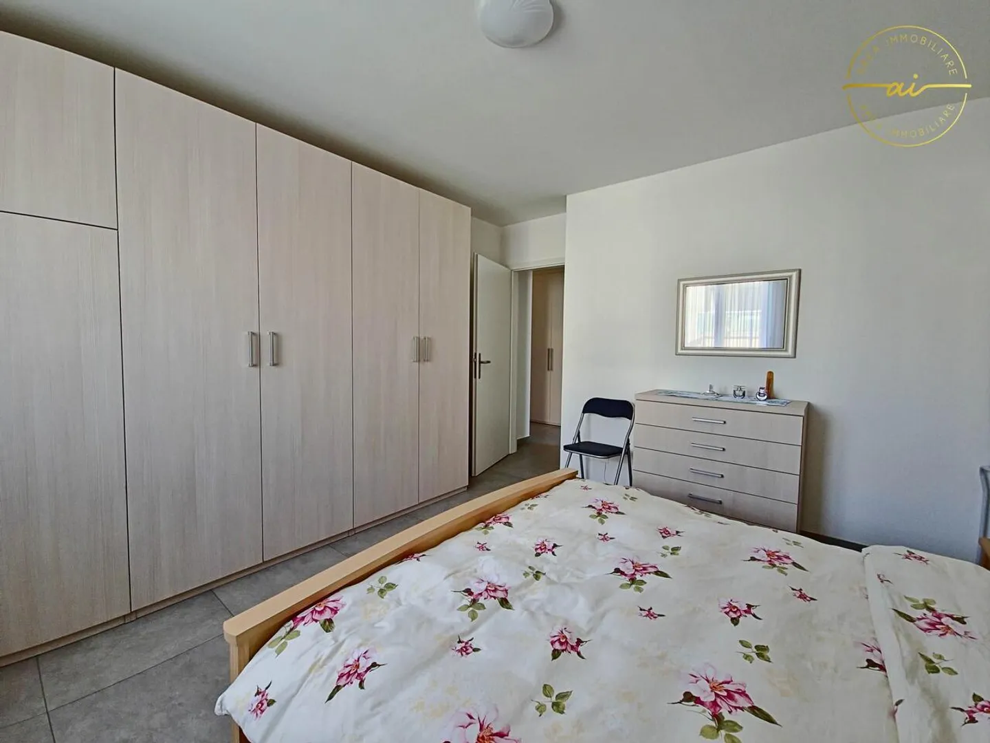 APPARTAMENTO 4.5 LOCALI A DUE PASSI DAL LAGO - Foto 7 di 11