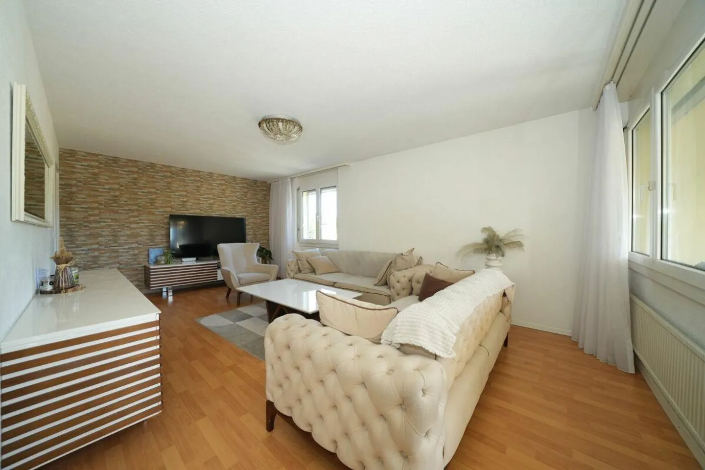 Family-friendly apartment in a central location - Photo 4 of 9