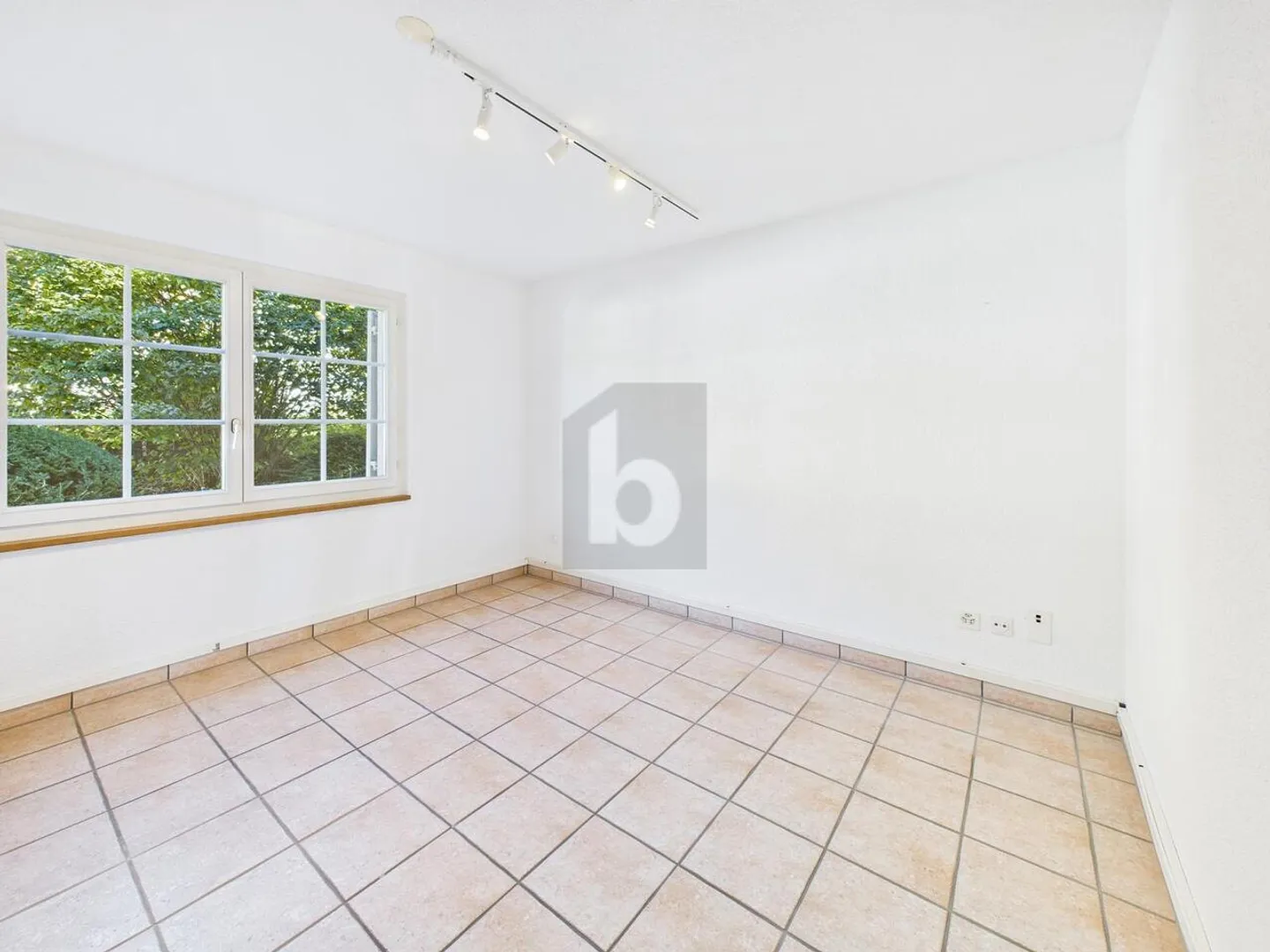 Sonnige Maisonette mit Galerie - Foto 4 von 5