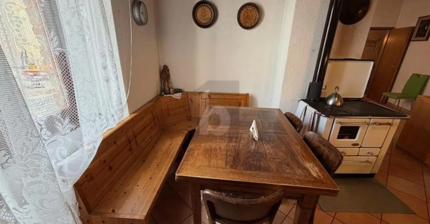 SPACIOUS IN A QUIET NEIGHBORHOOD - Photo 4 of 5