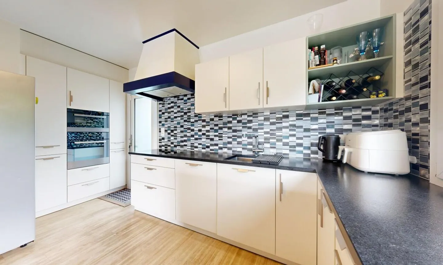 Spacious 7.5-room semi-detached house ideally located in Epalinges - Photo 11 of 13