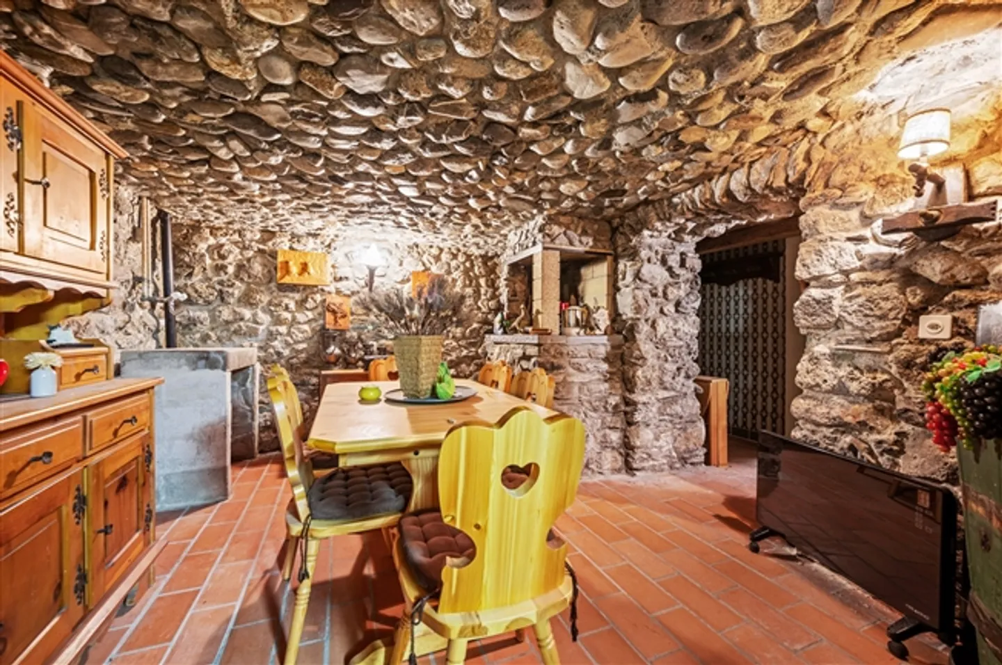 Large single-family house in Vionnaz - more than 220 m² - Photo 16 of 18