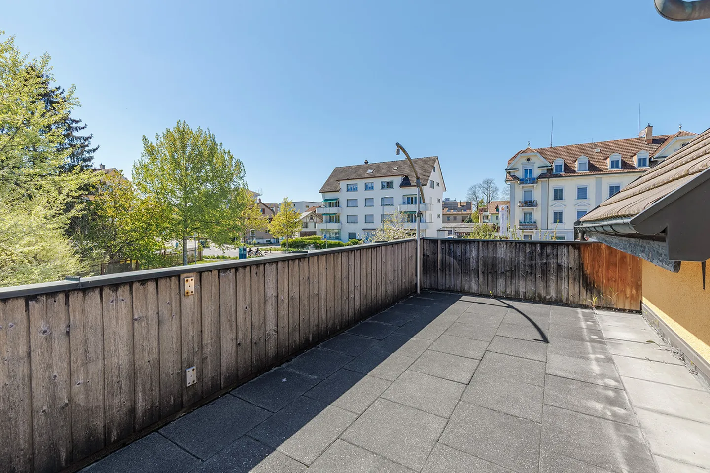 Charmantes Freistehendes Haus mit Garten - Foto 7 von 9