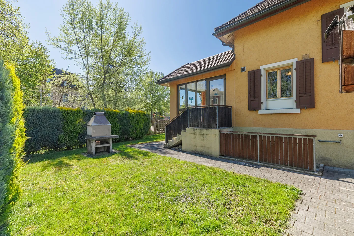 Charmantes Freistehendes Haus mit Garten - Foto 8 von 9