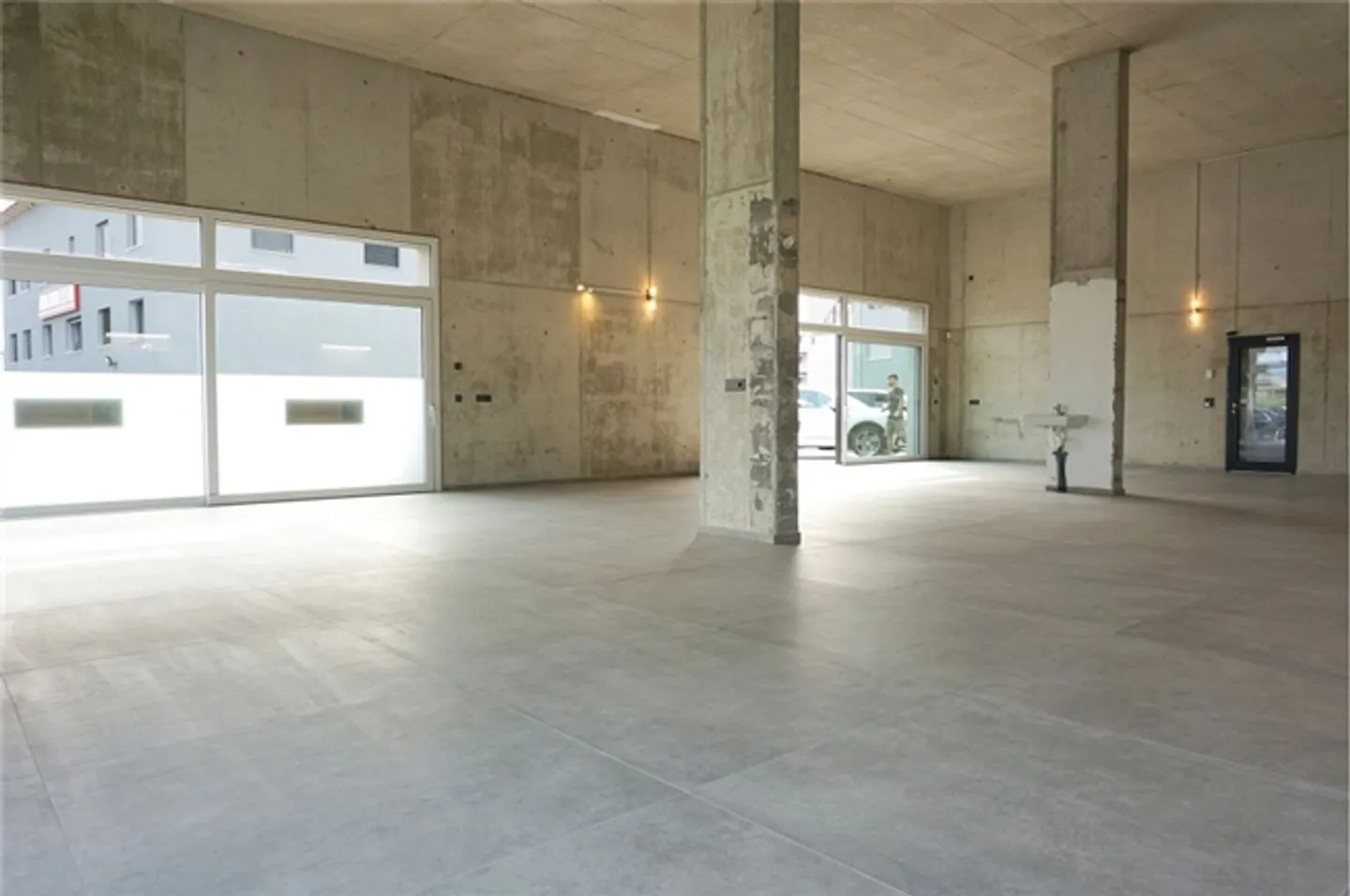 Fully equipped commercial space in Murten - commercial space/office - Photo 4 of 7