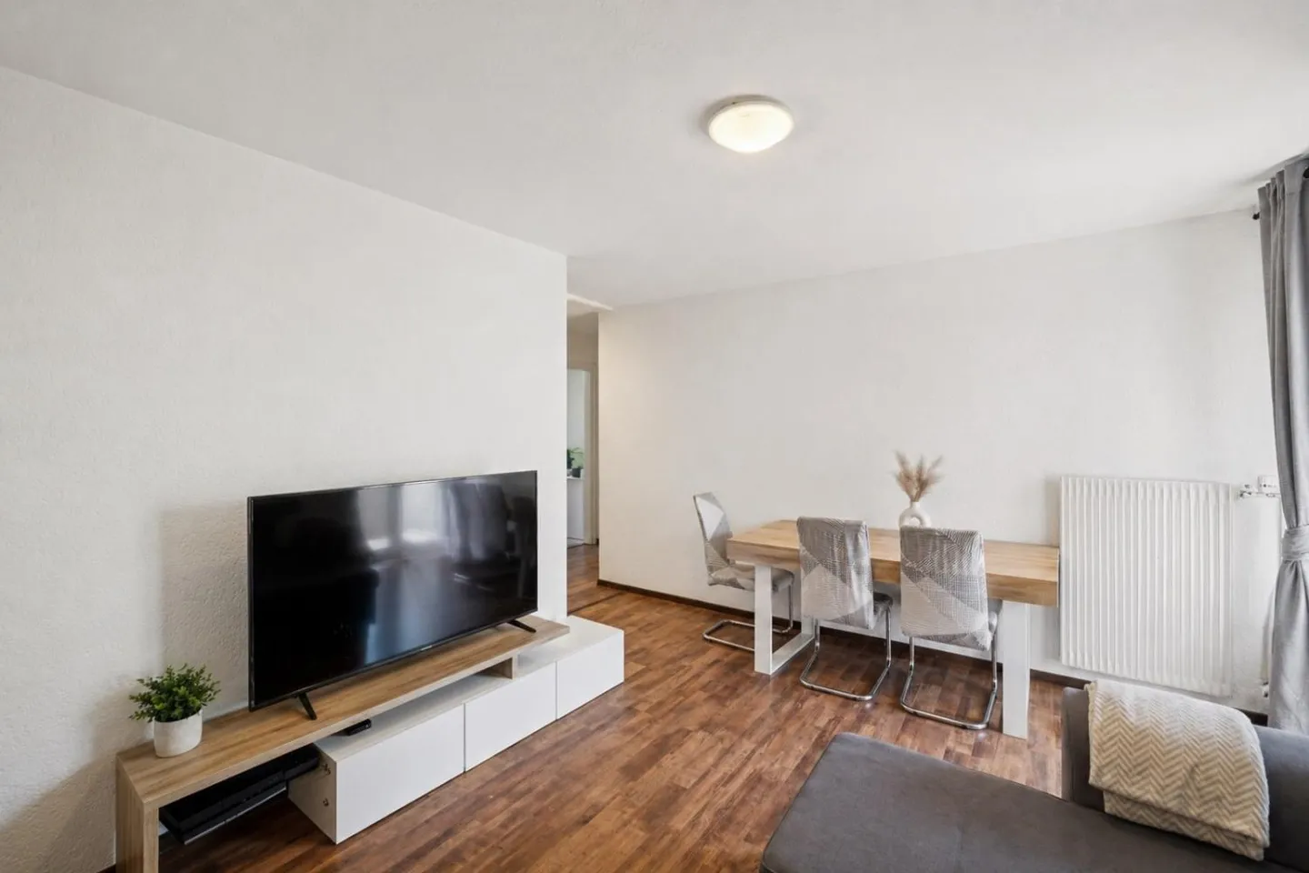3.5 Room Apartment - Photo 3 of 7