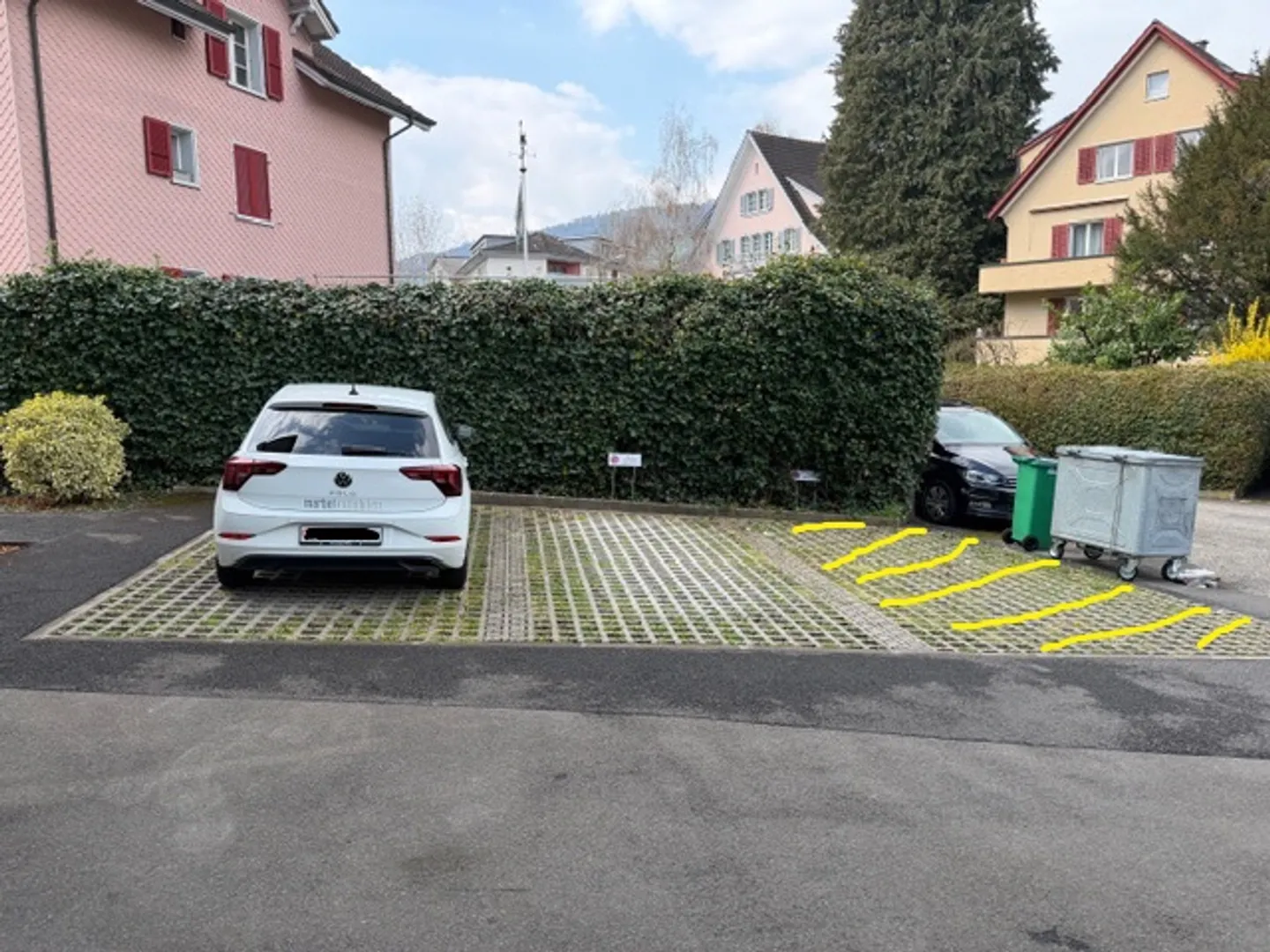 Aussenparkplatz in Kriens - Foto 2 von 3