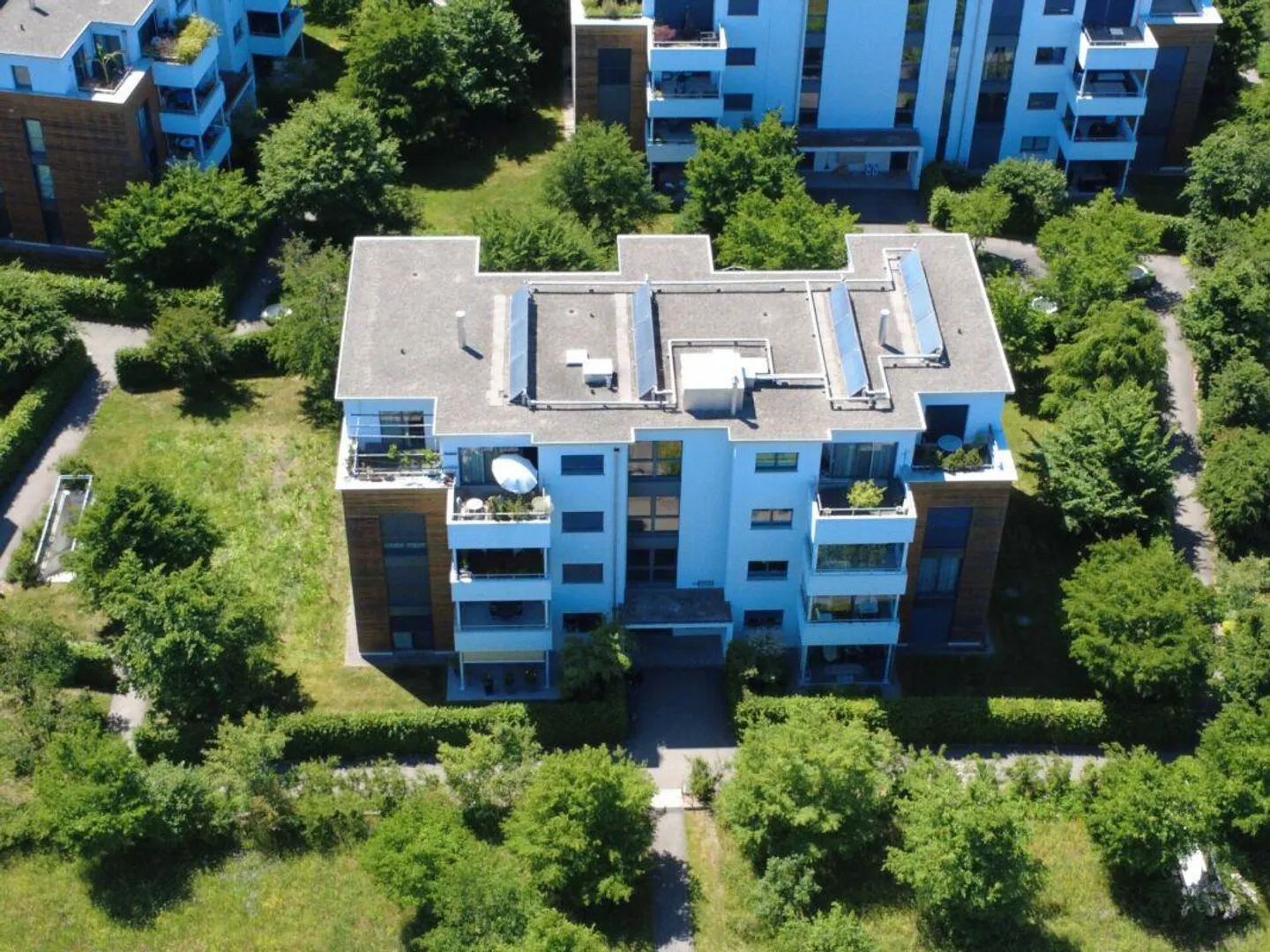 Geräumige Wohnung mit Balkonen - Foto 1 von 20