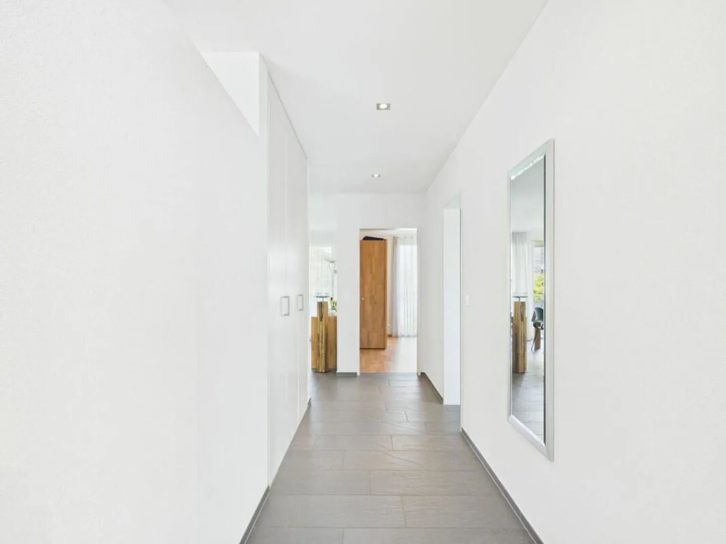 Geräumige Wohnung mit Balkonen - Foto 18 von 20