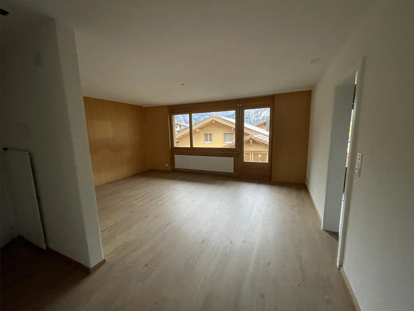 Cozy apartment with balcony and mountain view in Kandersteg - Photo 2 of 7